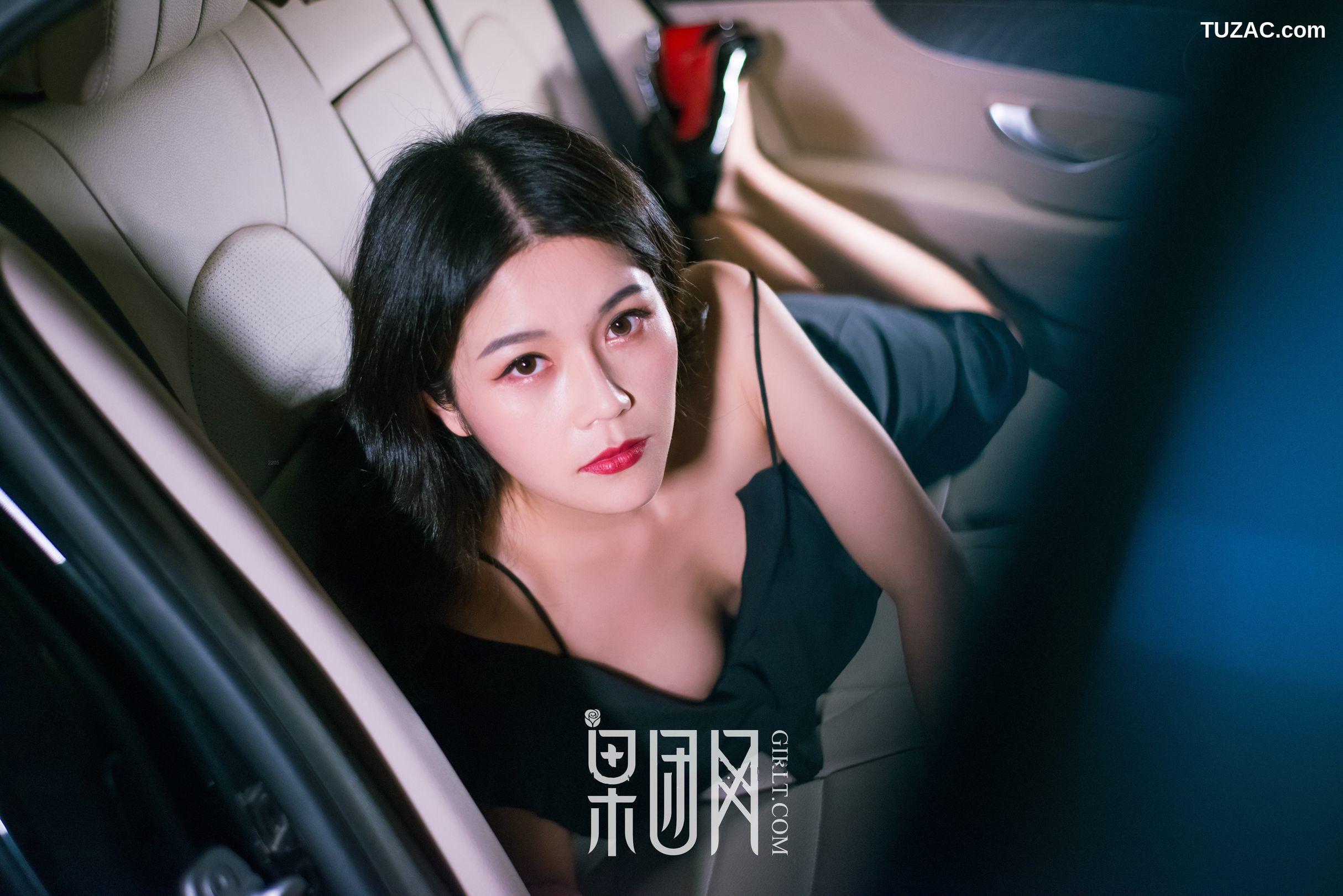 GIRLT果团网-107-微微-美女vs豪车-你选择哪个