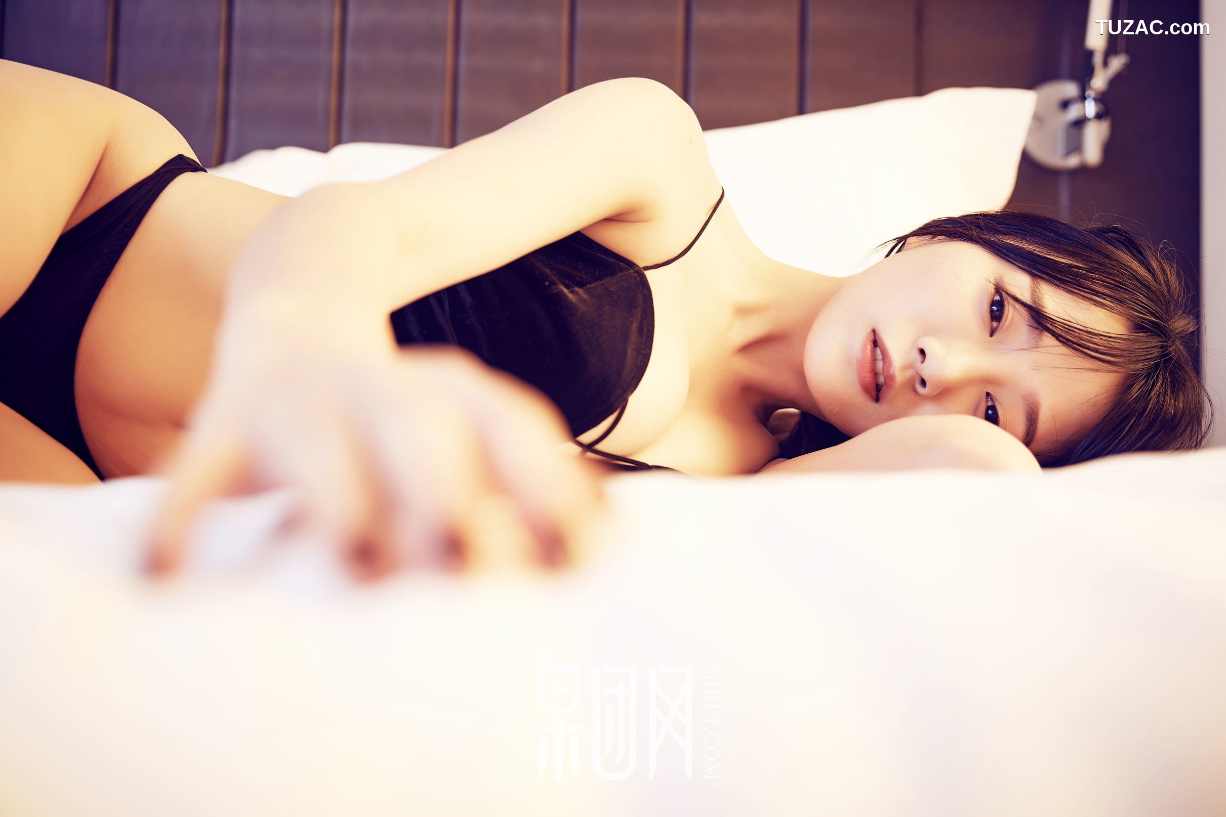 GIRLT果团网-126-何嘉颖-36d大胸内衣-比基尼模特