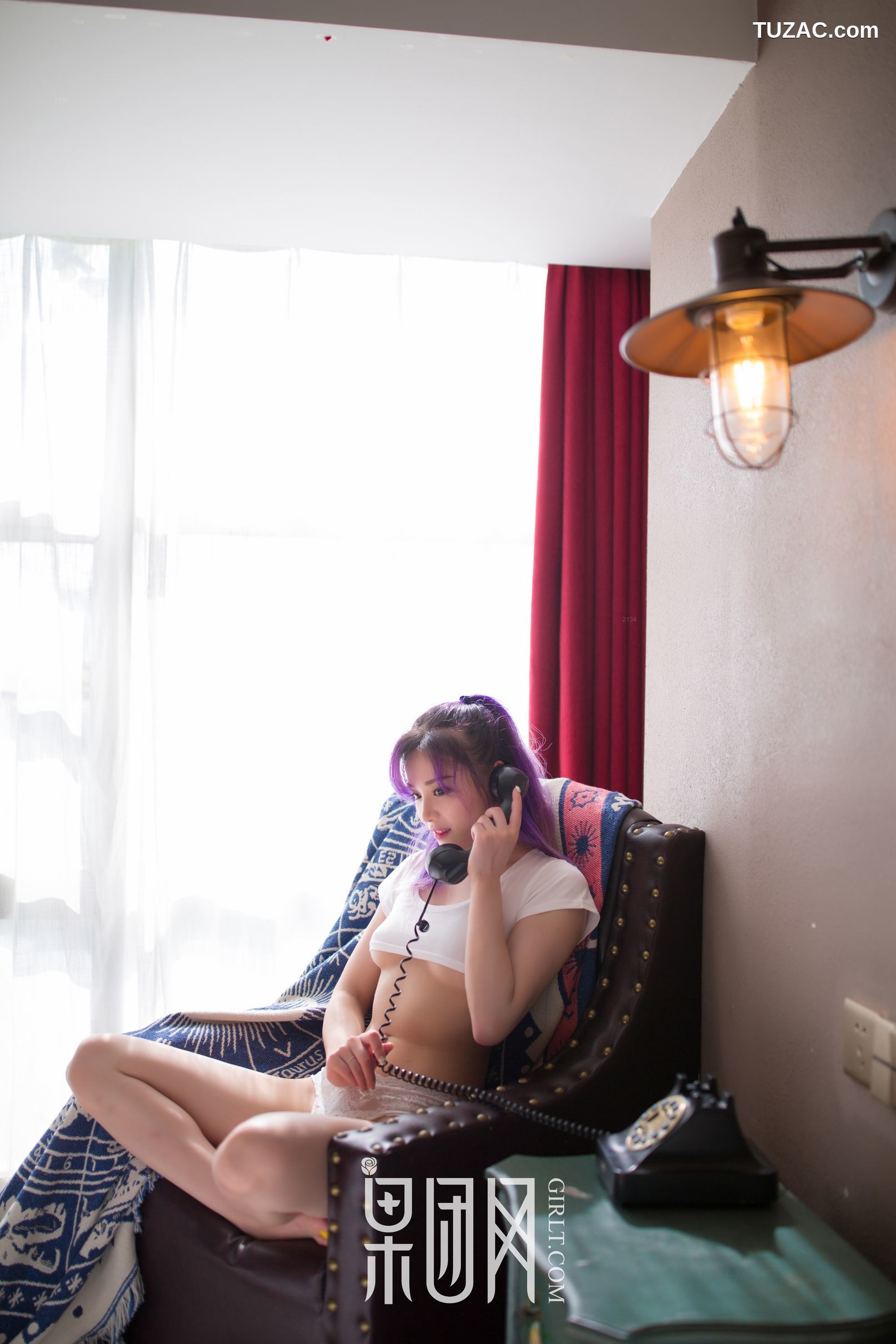 GIRLT果团网-熊川纪信-003-紫发豪乳妹蜜桃臀高翘解锁新姿势