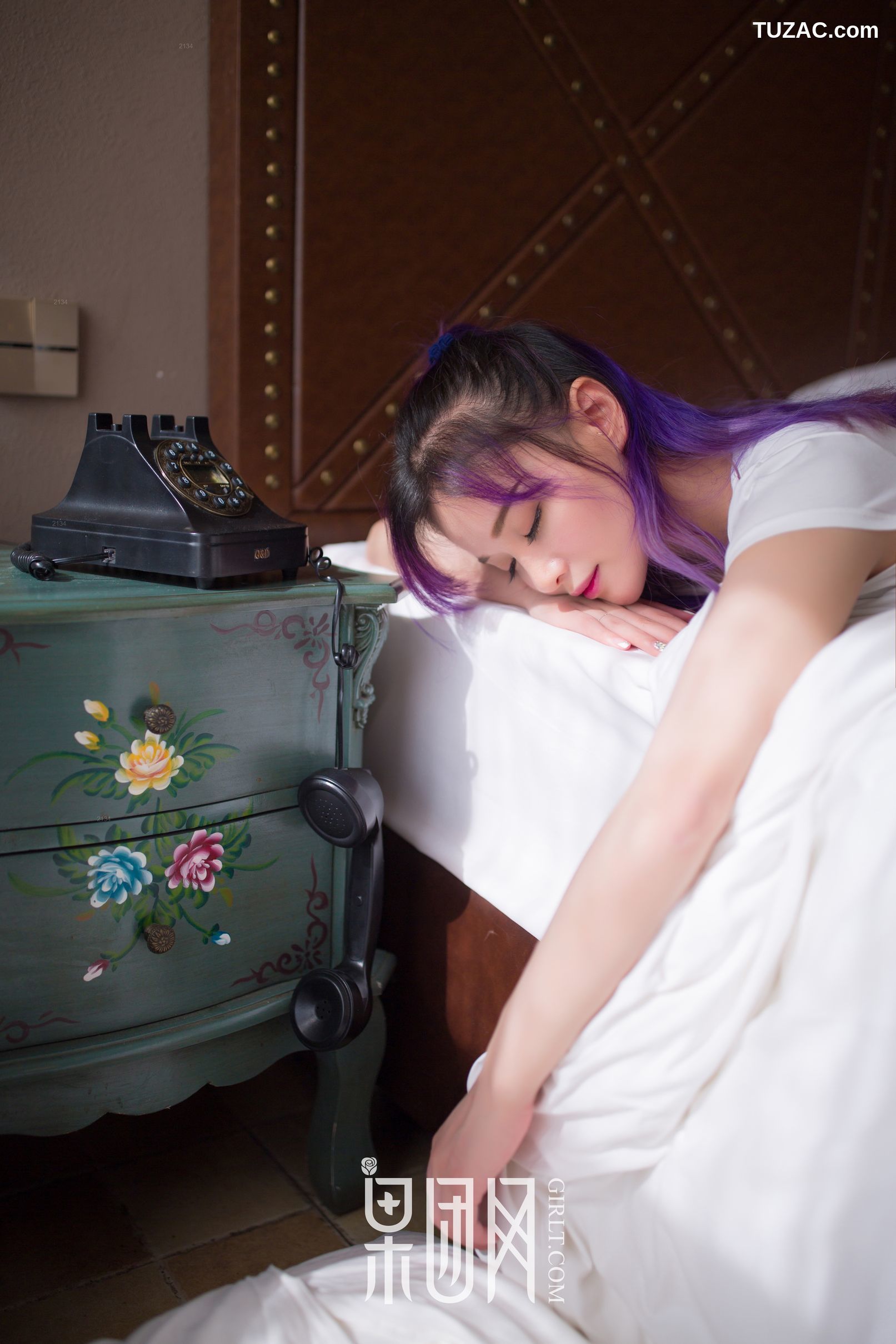 GIRLT果团网-熊川纪信-003-紫发豪乳妹蜜桃臀高翘解锁新姿势