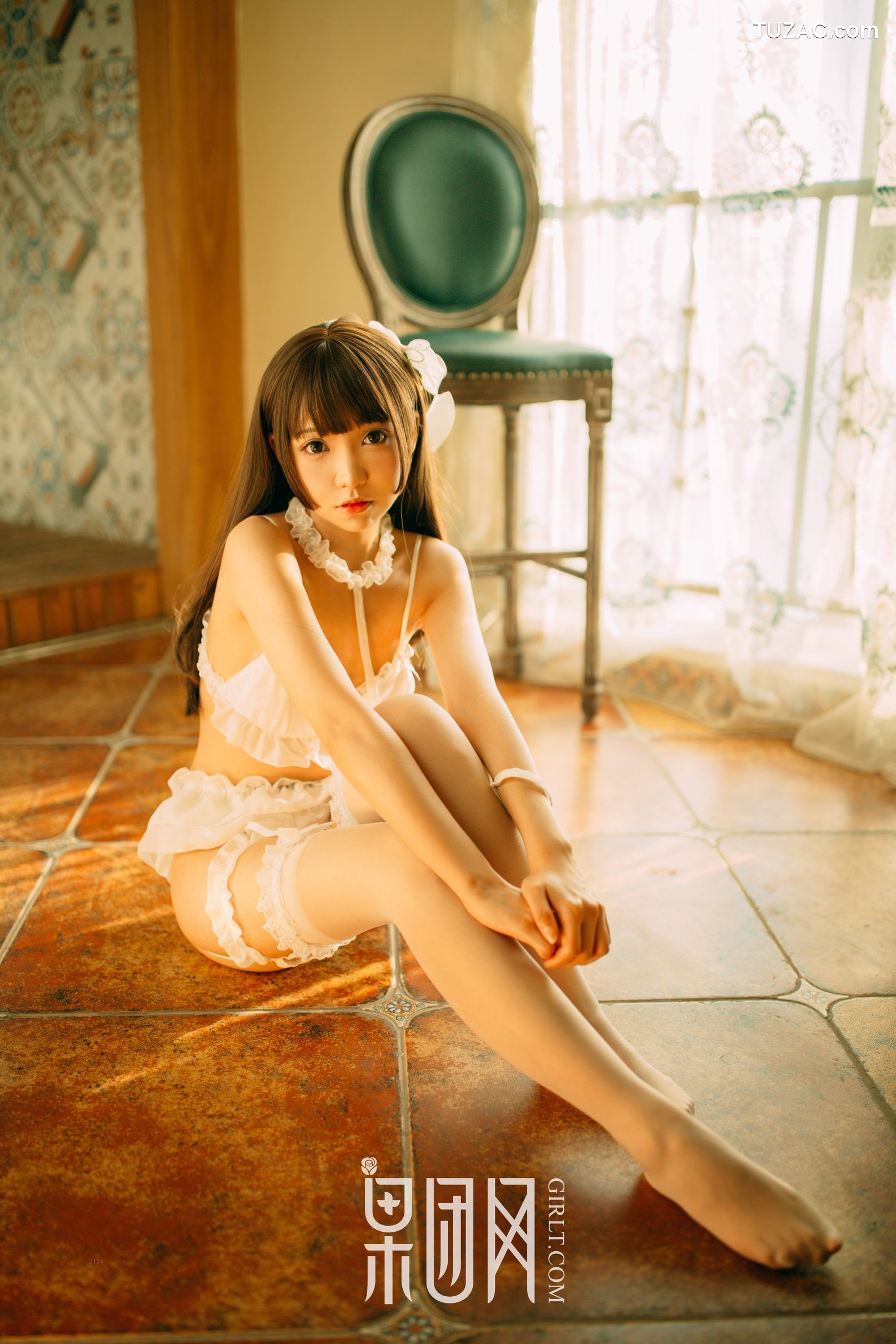 GIRLT果团网-熊川纪信-005-白丝男人斩-巨乳萝莉真空上阵化身调皮小女仆