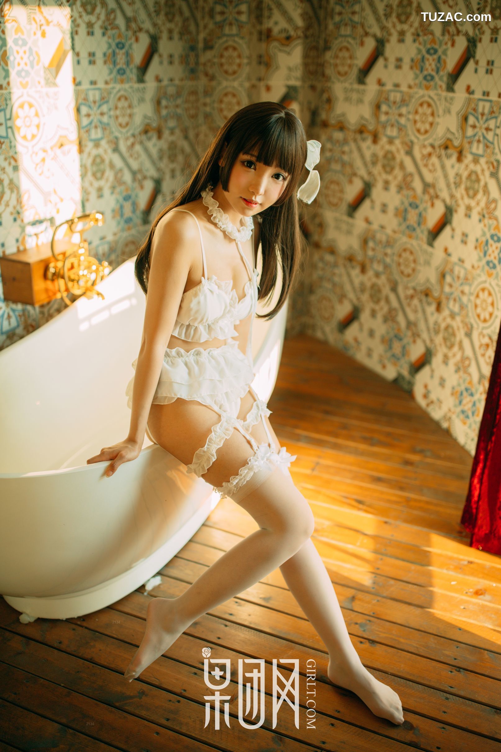 GIRLT果团网-熊川纪信-005-白丝男人斩-巨乳萝莉真空上阵化身调皮小女仆