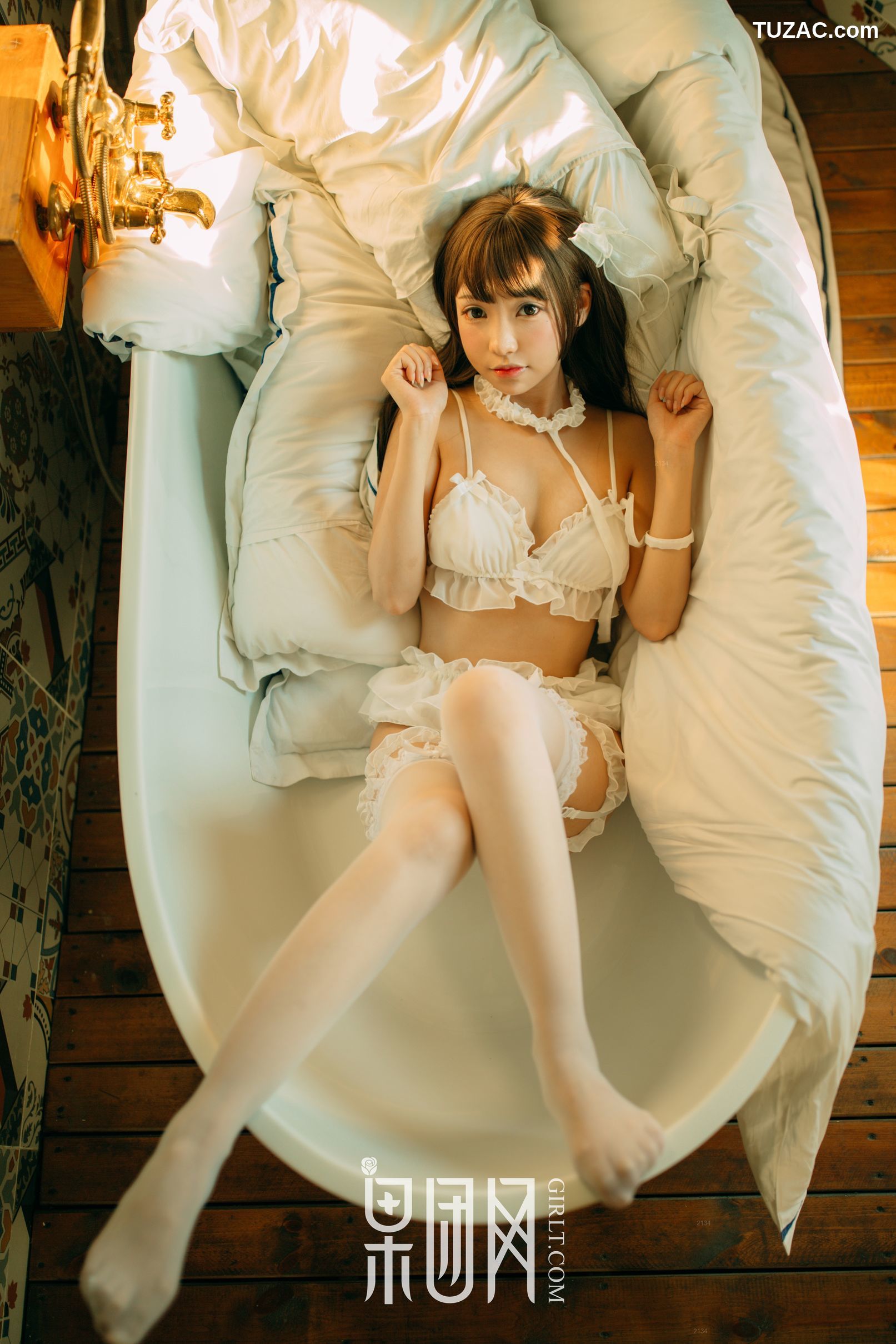 GIRLT果团网-熊川纪信-005-白丝男人斩-巨乳萝莉真空上阵化身调皮小女仆