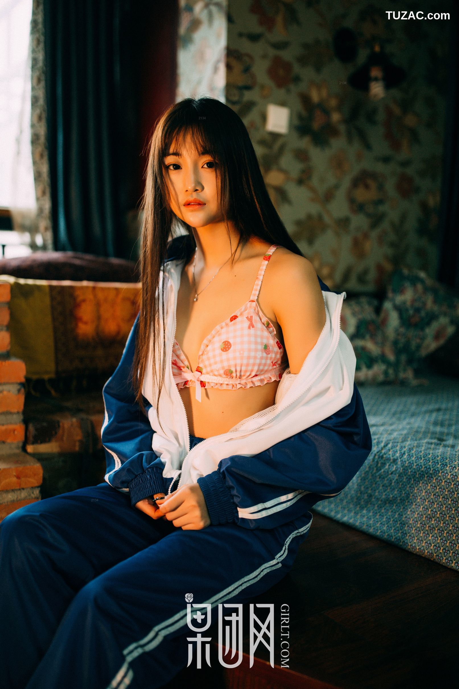 GIRLT果团网-熊川纪信-015-学生妹妹的校服风情