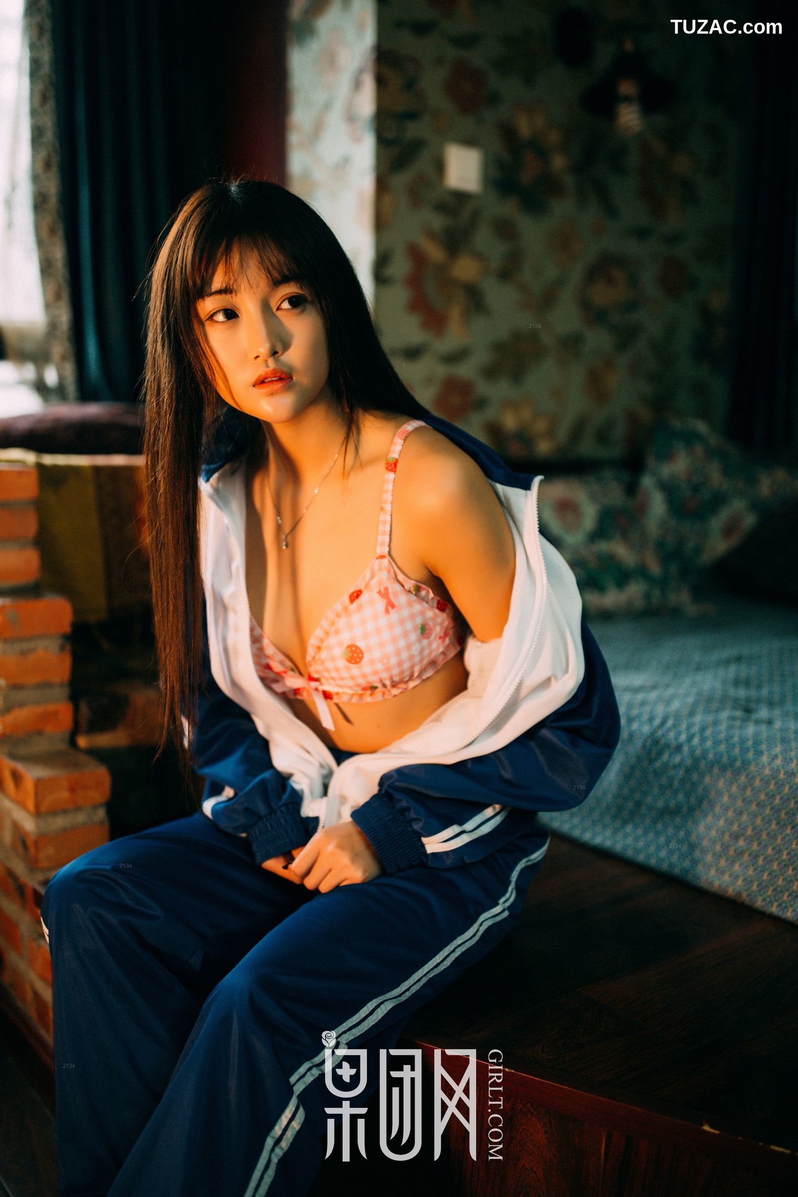 GIRLT果团网-熊川纪信-015-学生妹妹的校服风情