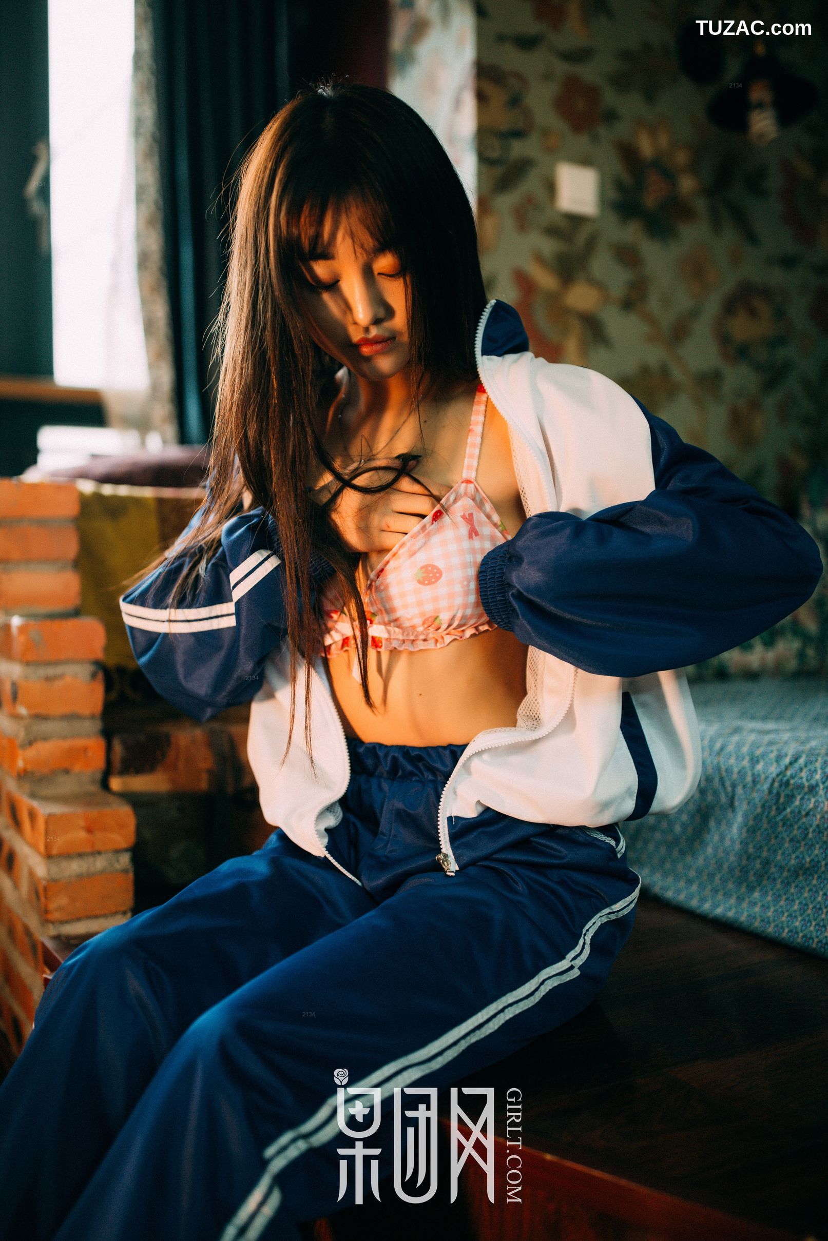 GIRLT果团网-熊川纪信-015-学生妹妹的校服风情