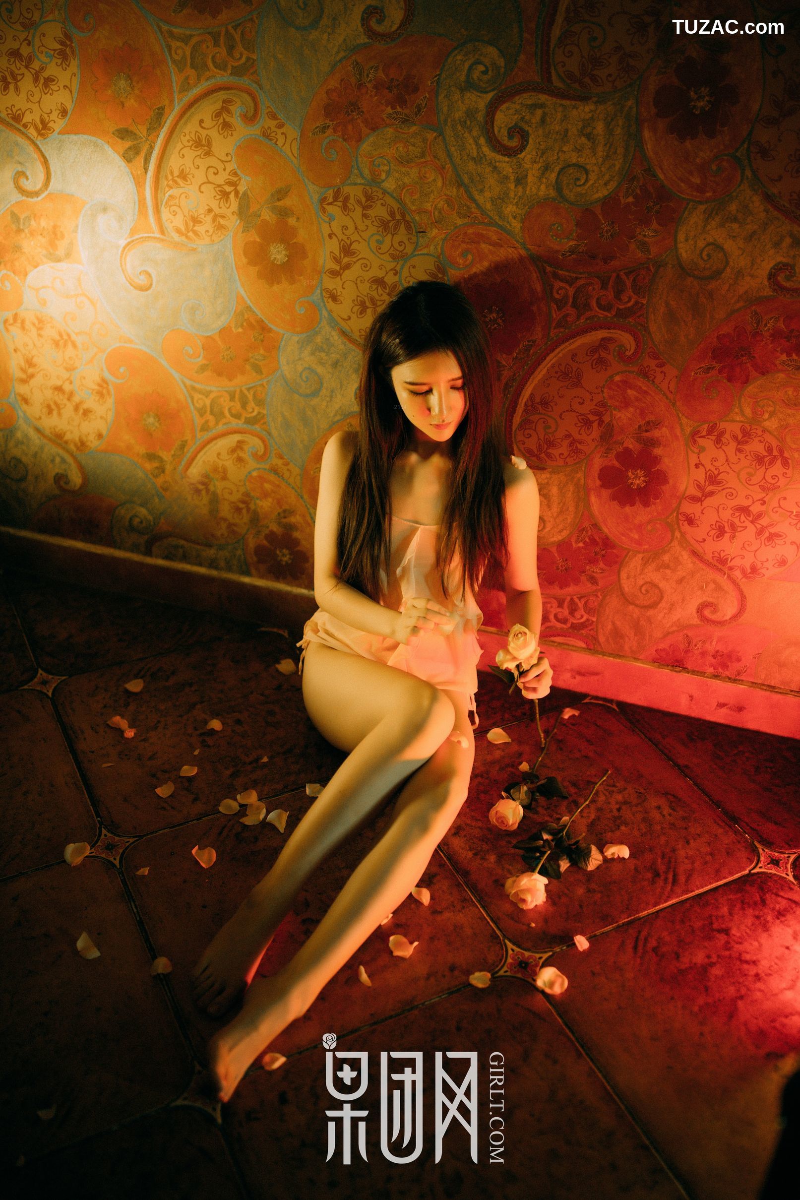 GIRLT果团网-熊川纪信-018-贪玩精灵因迷路被困-求收留