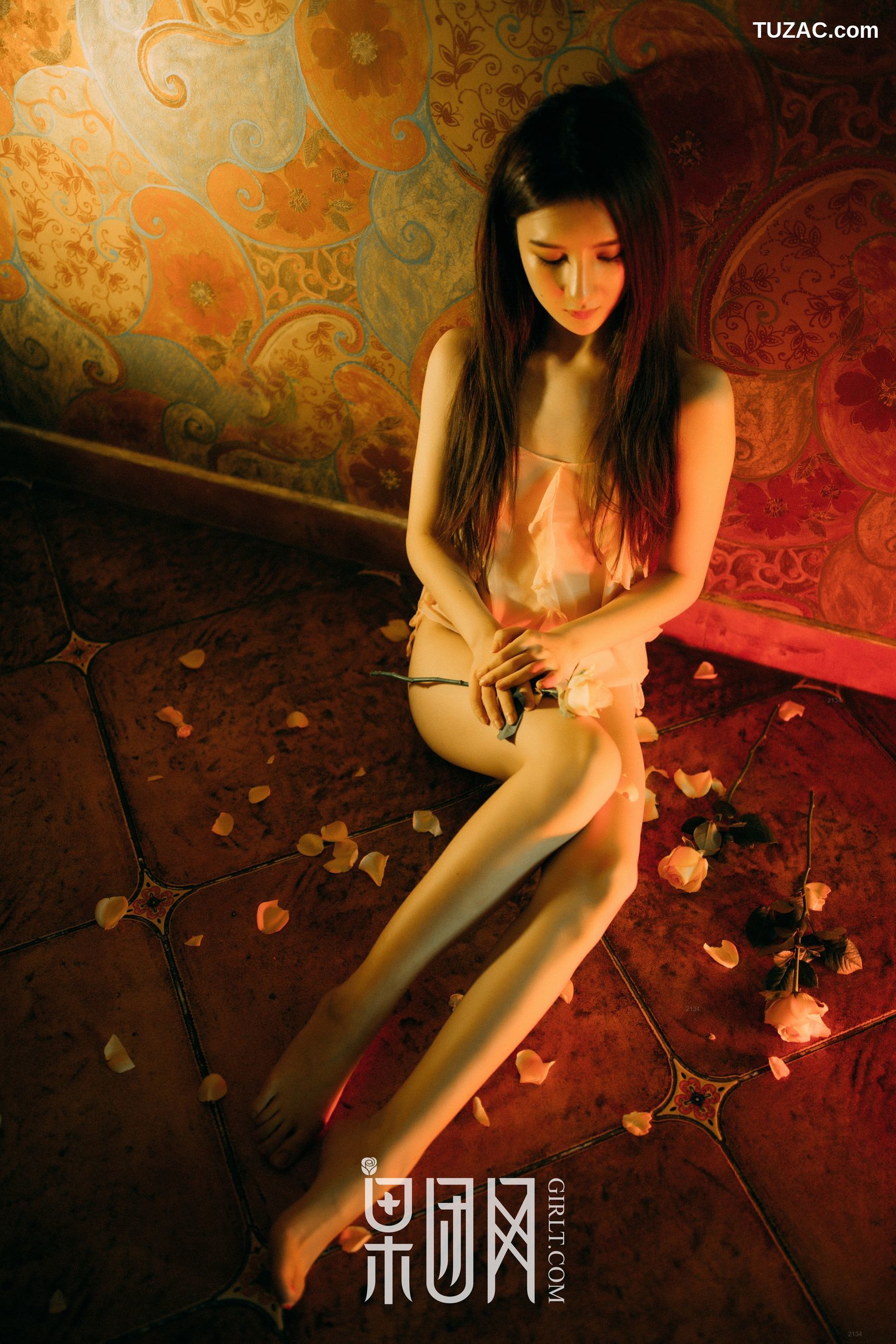 GIRLT果团网-熊川纪信-018-贪玩精灵因迷路被困-求收留