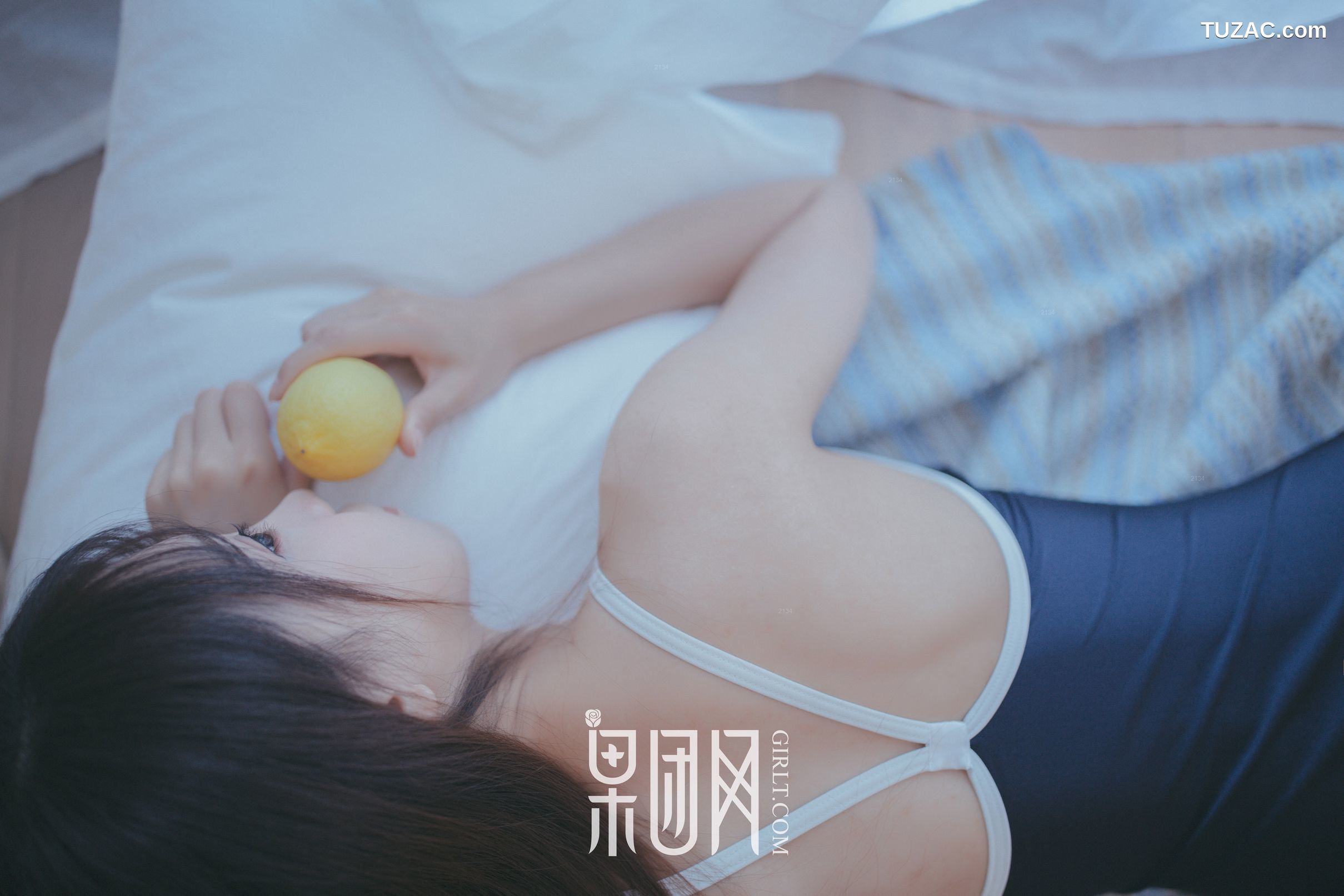 GIRLT果团网-熊川纪信-028-水花花不是水哗哗-邻家小妹陪你吃早餐