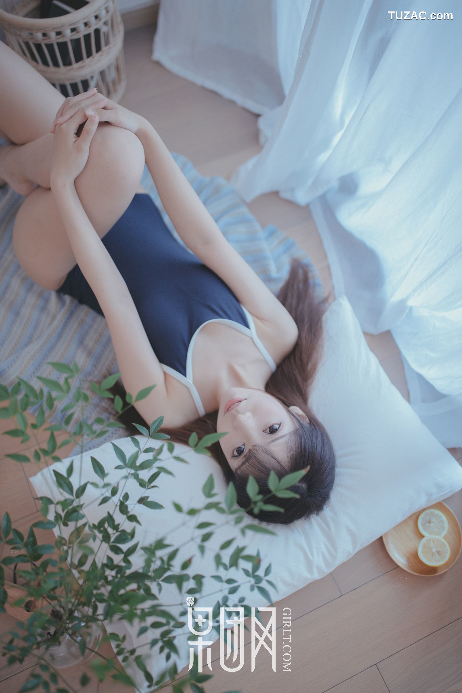 GIRLT果团网-熊川纪信-028-水花花不是水哗哗-邻家小妹陪你吃早餐
