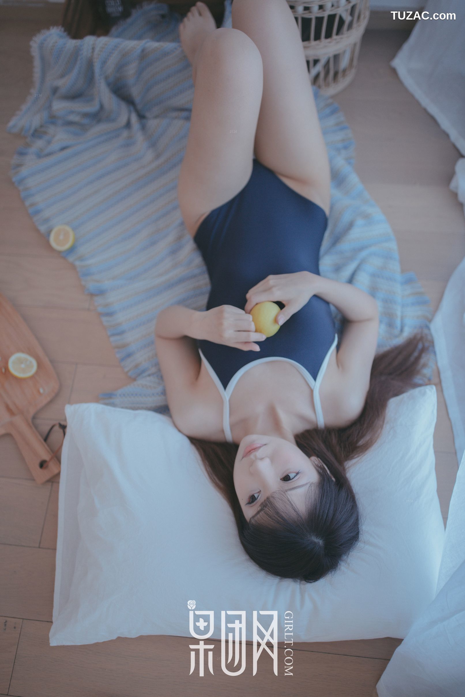 GIRLT果团网-熊川纪信-028-水花花不是水哗哗-邻家小妹陪你吃早餐