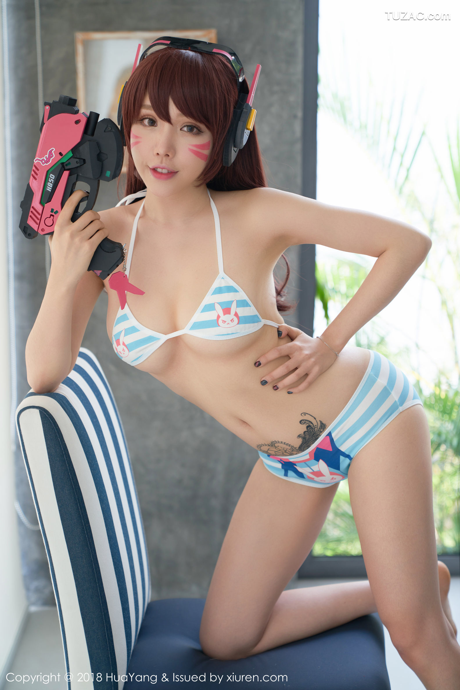 HuaYang花漾-050-黄楽然-《丝袜美腿的无声妖娆》写真集