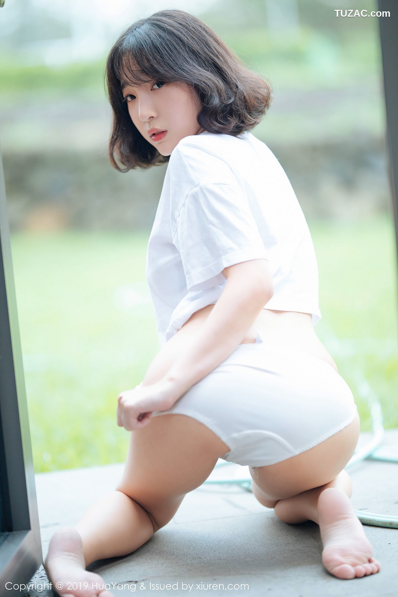 HuaYang花漾-109-卿卿-《一朵出水芙蓉》写真集