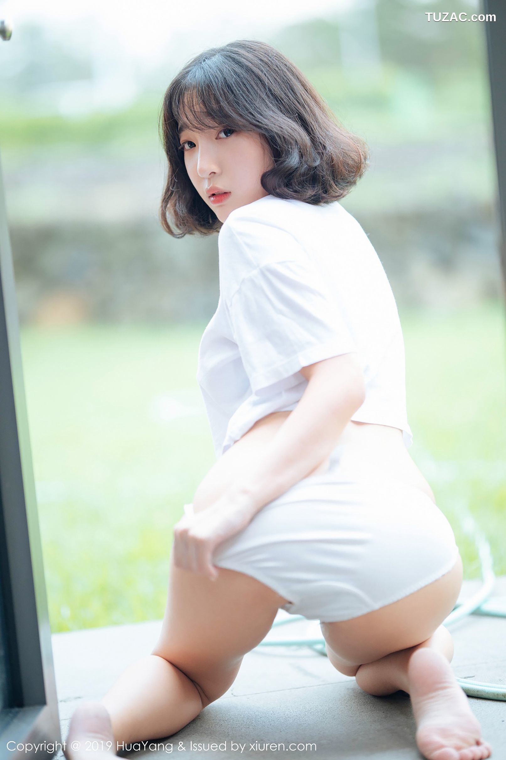 HuaYang花漾-109-卿卿-《一朵出水芙蓉》写真集