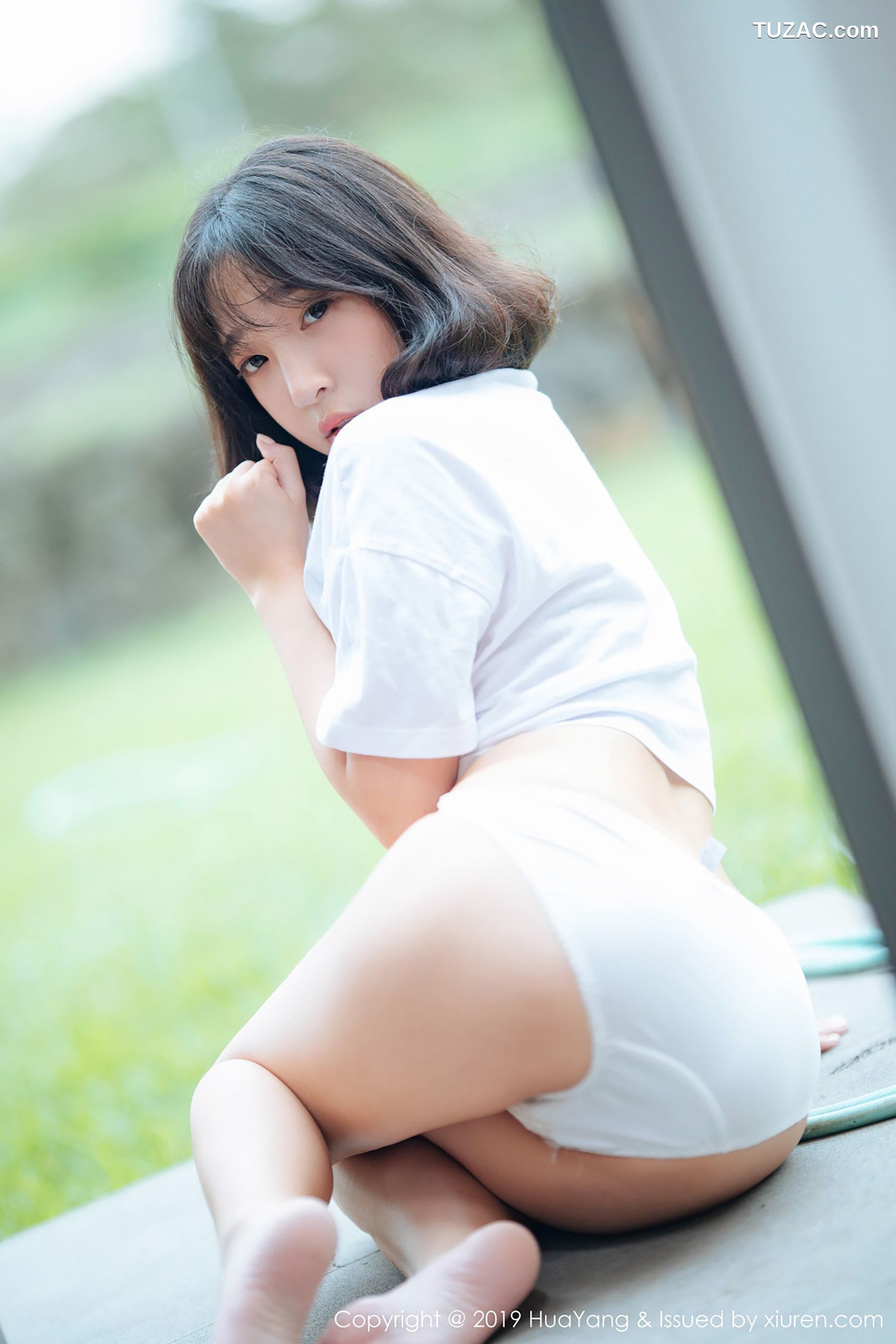 HuaYang花漾-109-卿卿-《一朵出水芙蓉》写真集