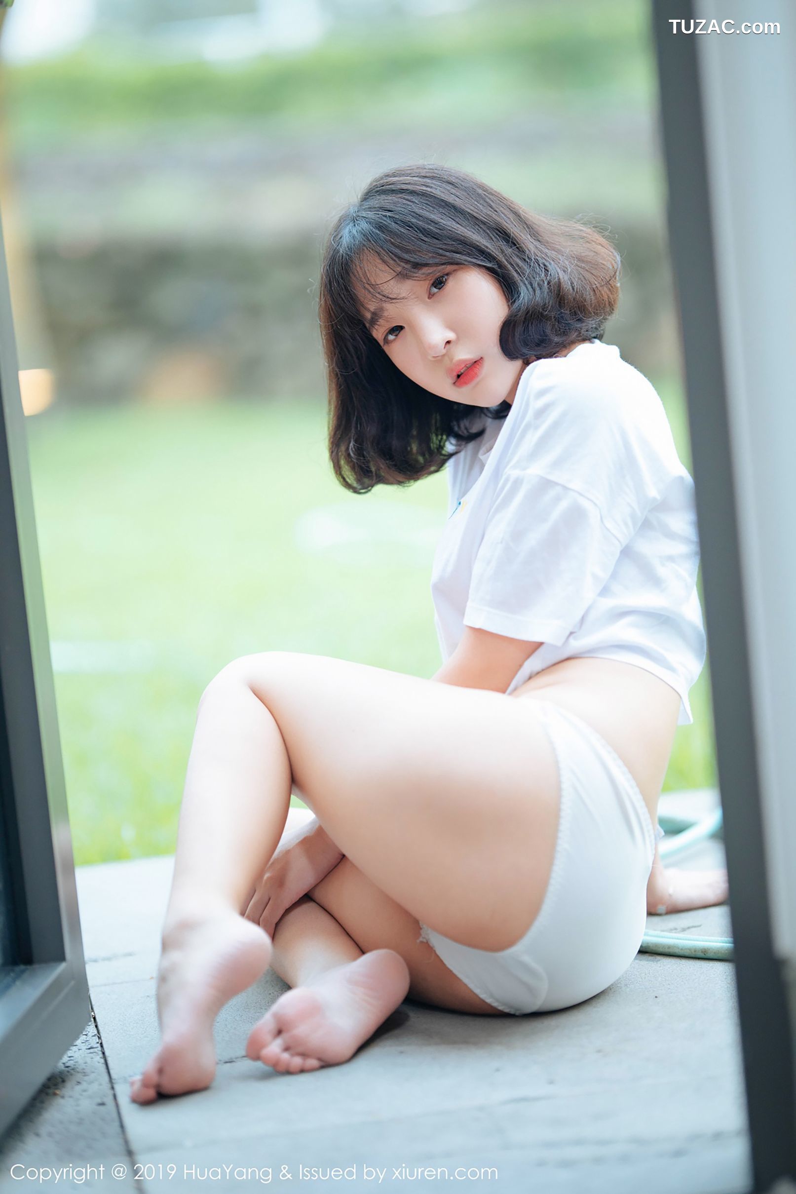HuaYang花漾-109-卿卿-《一朵出水芙蓉》写真集