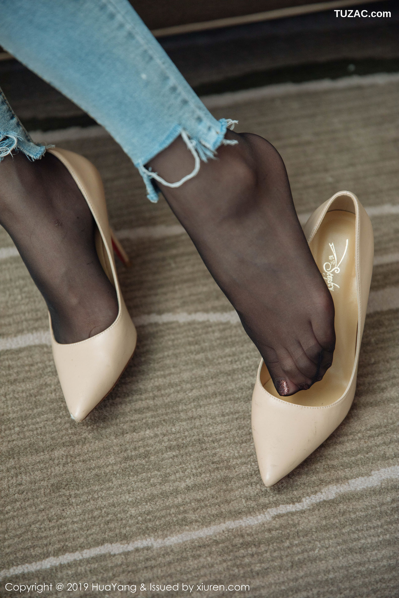 HuaYang花漾-110-周于希-《牛仔内衣下的S型曲线》写真集