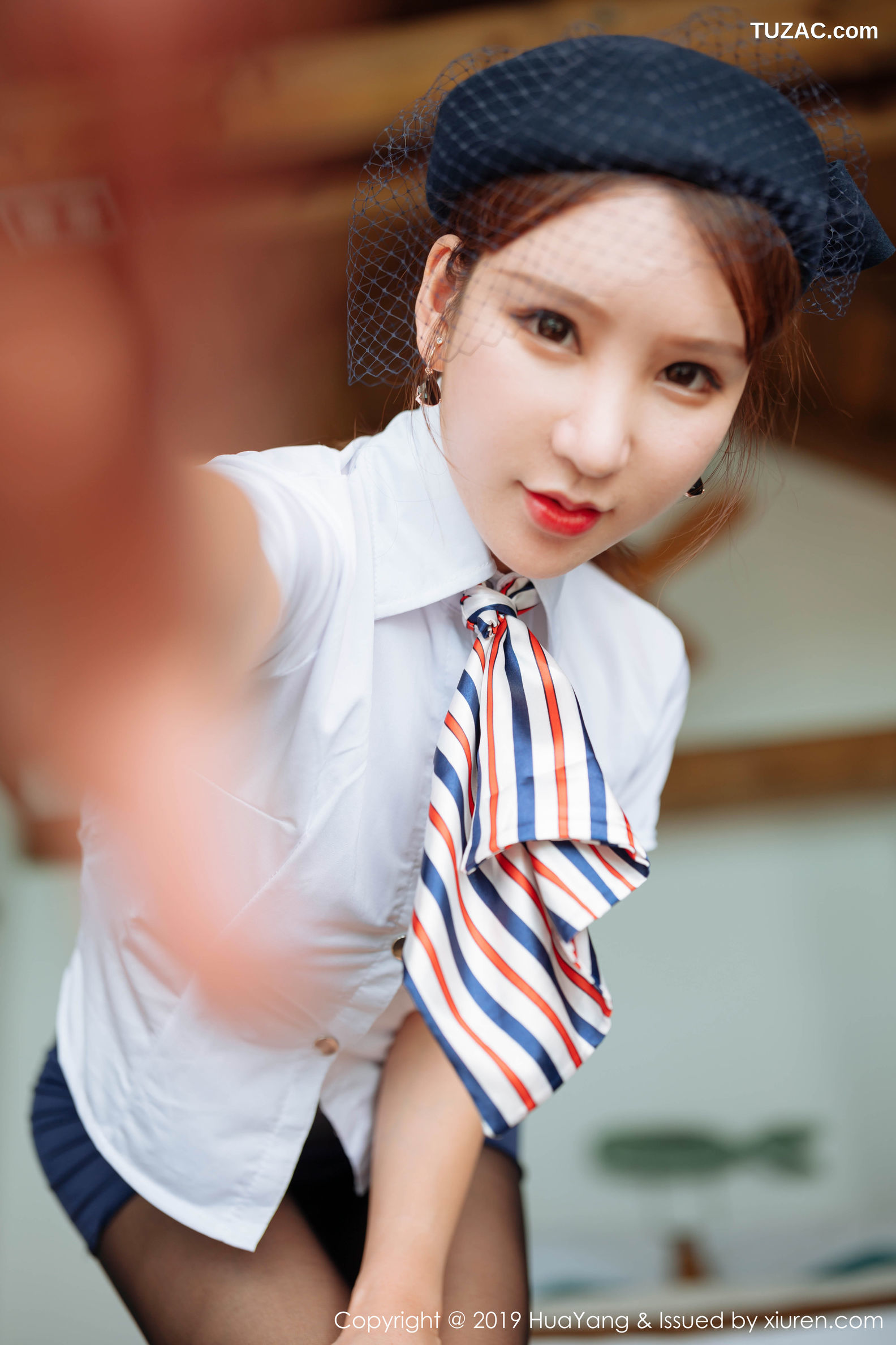 HuaYang花漾-186-周于希-《角色扮演空姐制服内衣》写真集