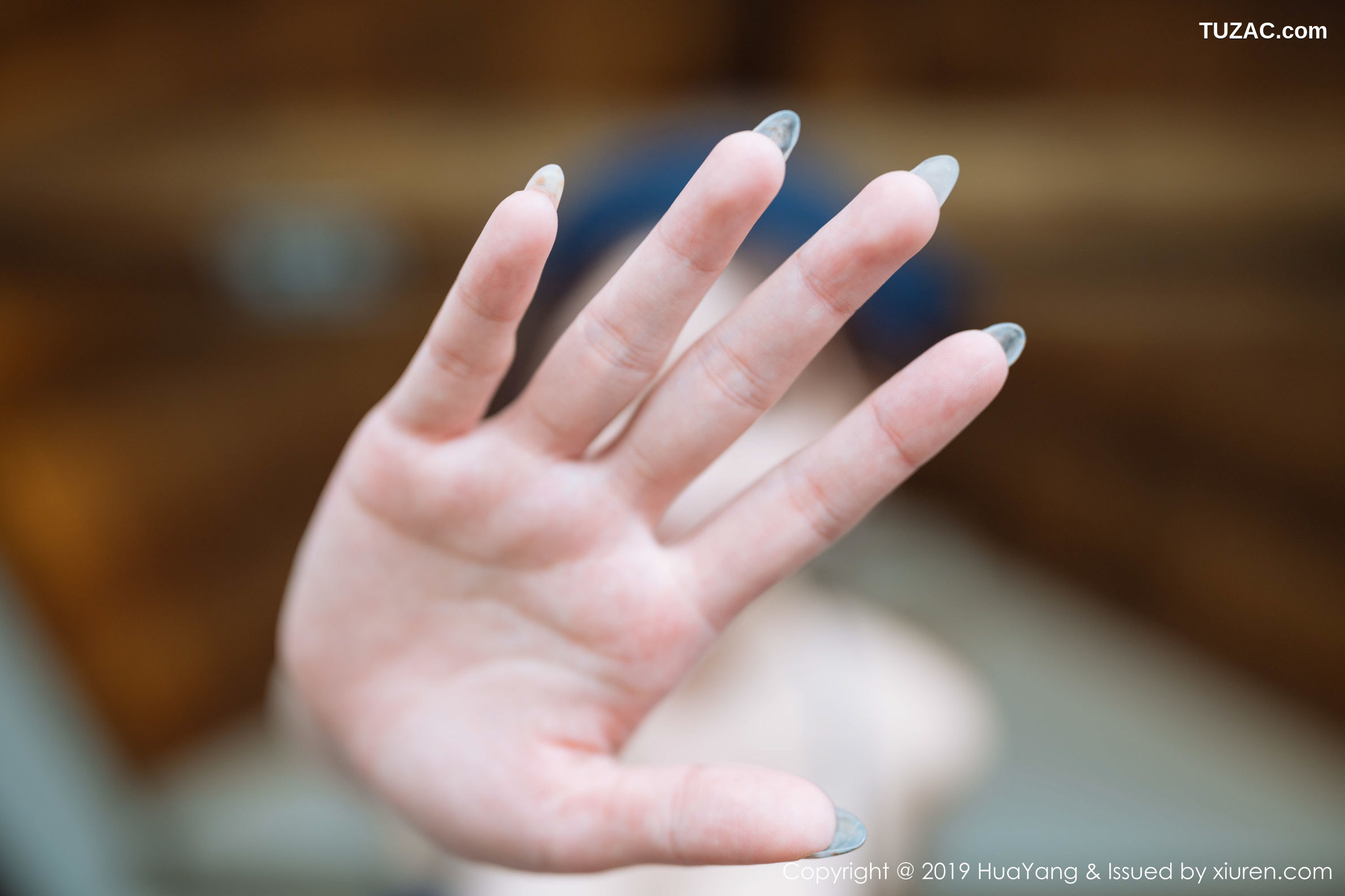 HuaYang花漾-186-周于希-《角色扮演空姐制服内衣》写真集