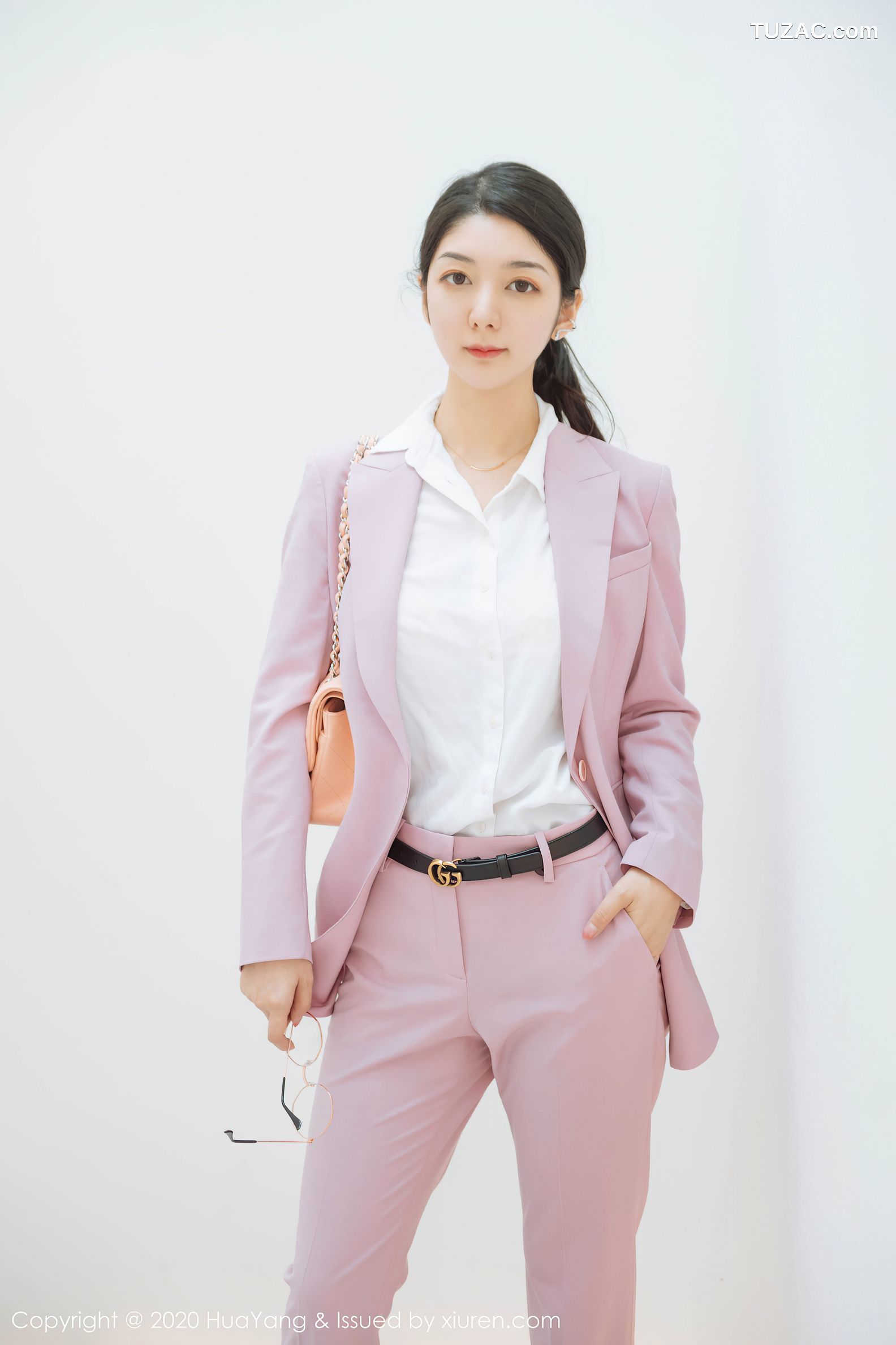 HuaYang花漾-255-小热巴-粉红西装-蕾丝内衣-黑丝