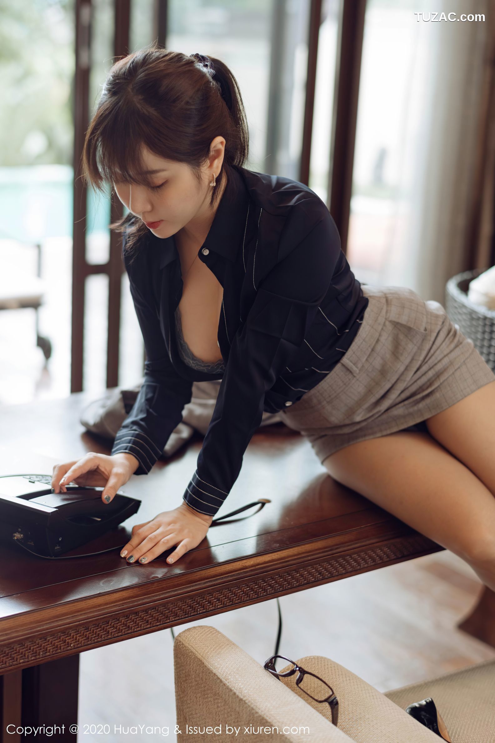 HuaYang花漾-298-王雨纯-总裁vs土气职员