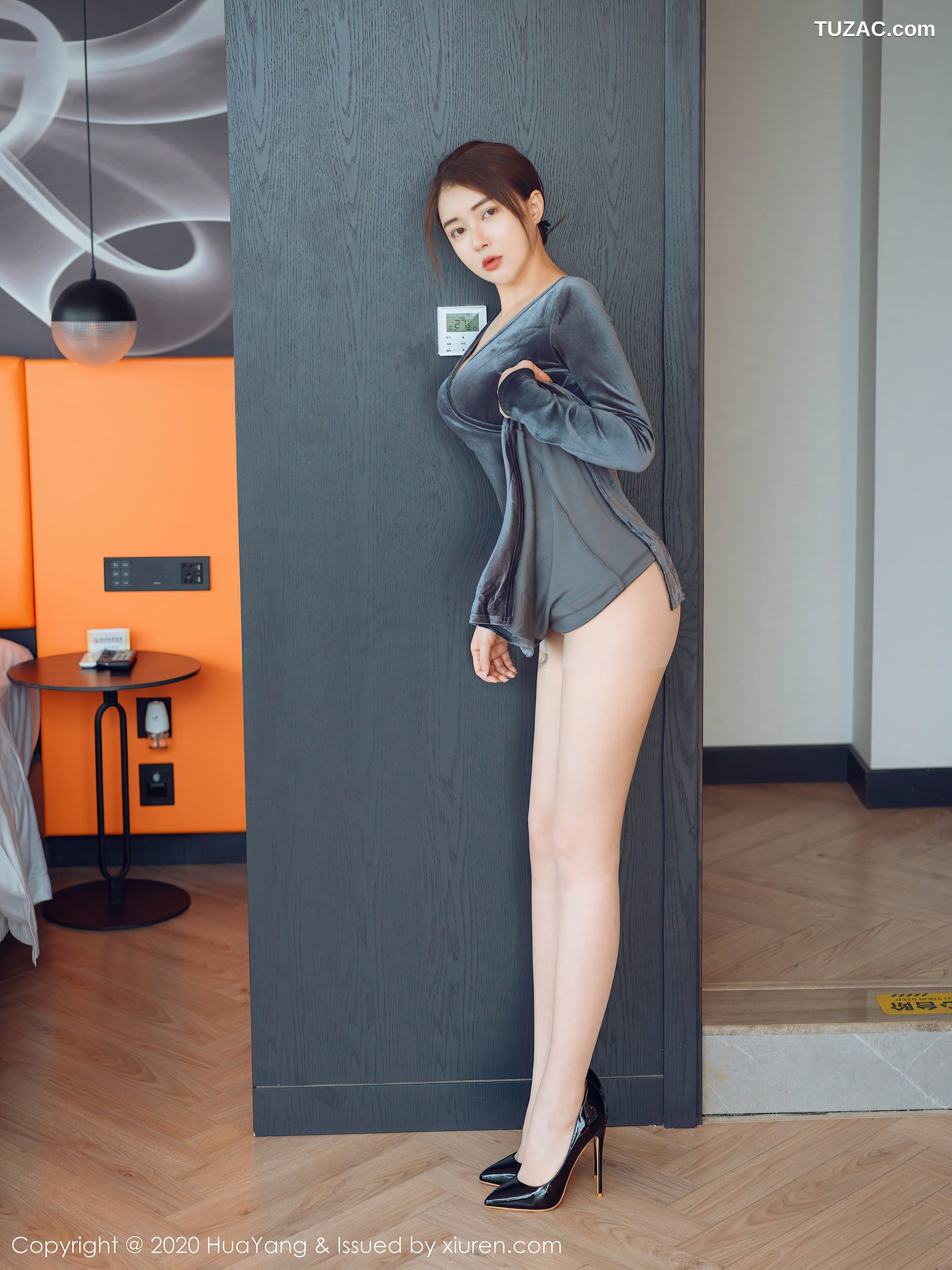 HuaYang花漾-341-凯竹-廿十-一袭华丽典雅吊裙-白皙迷人的双腿