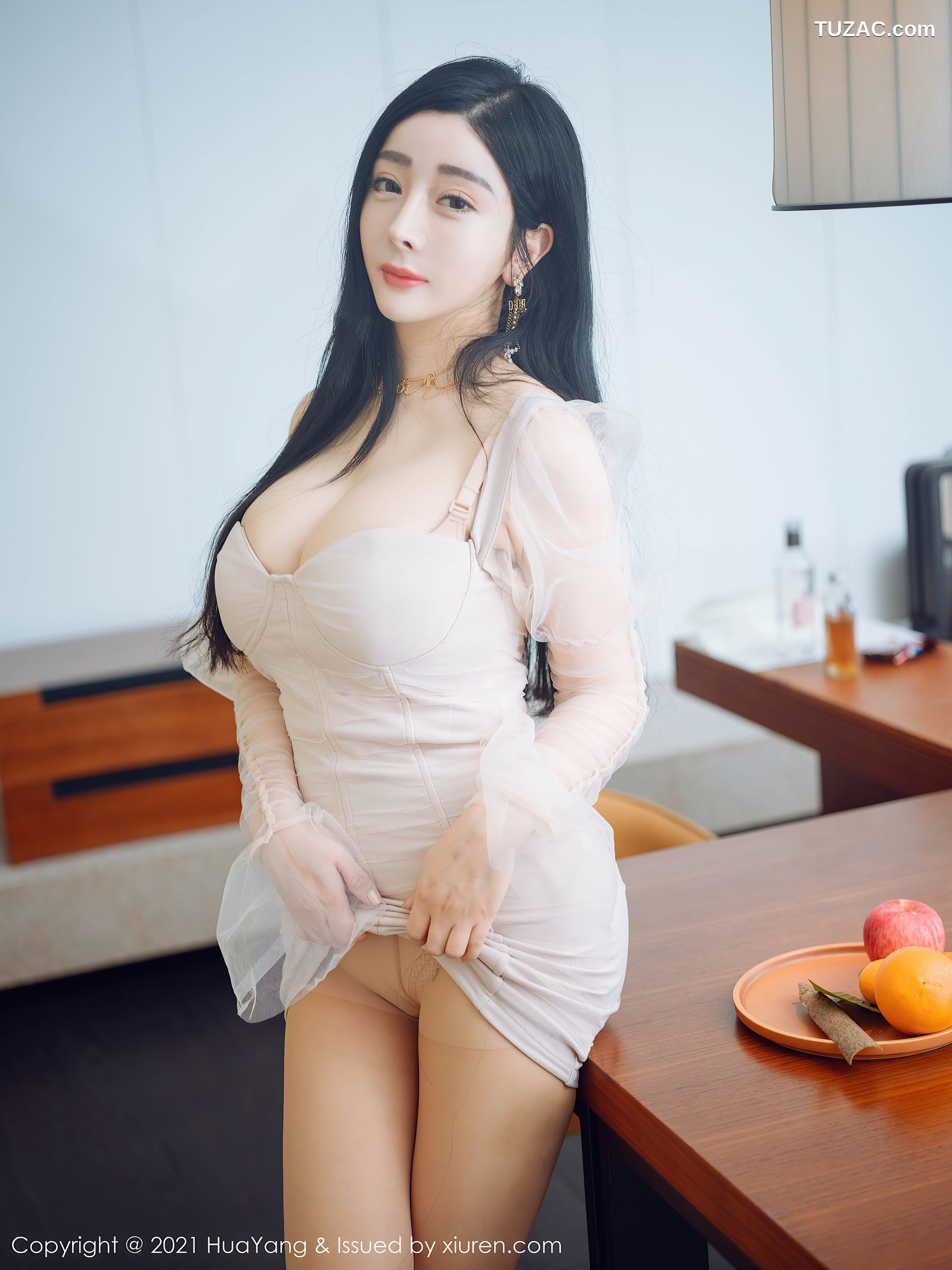 HuaYang花漾-346-允爾-白色低胸短裙肉丝
