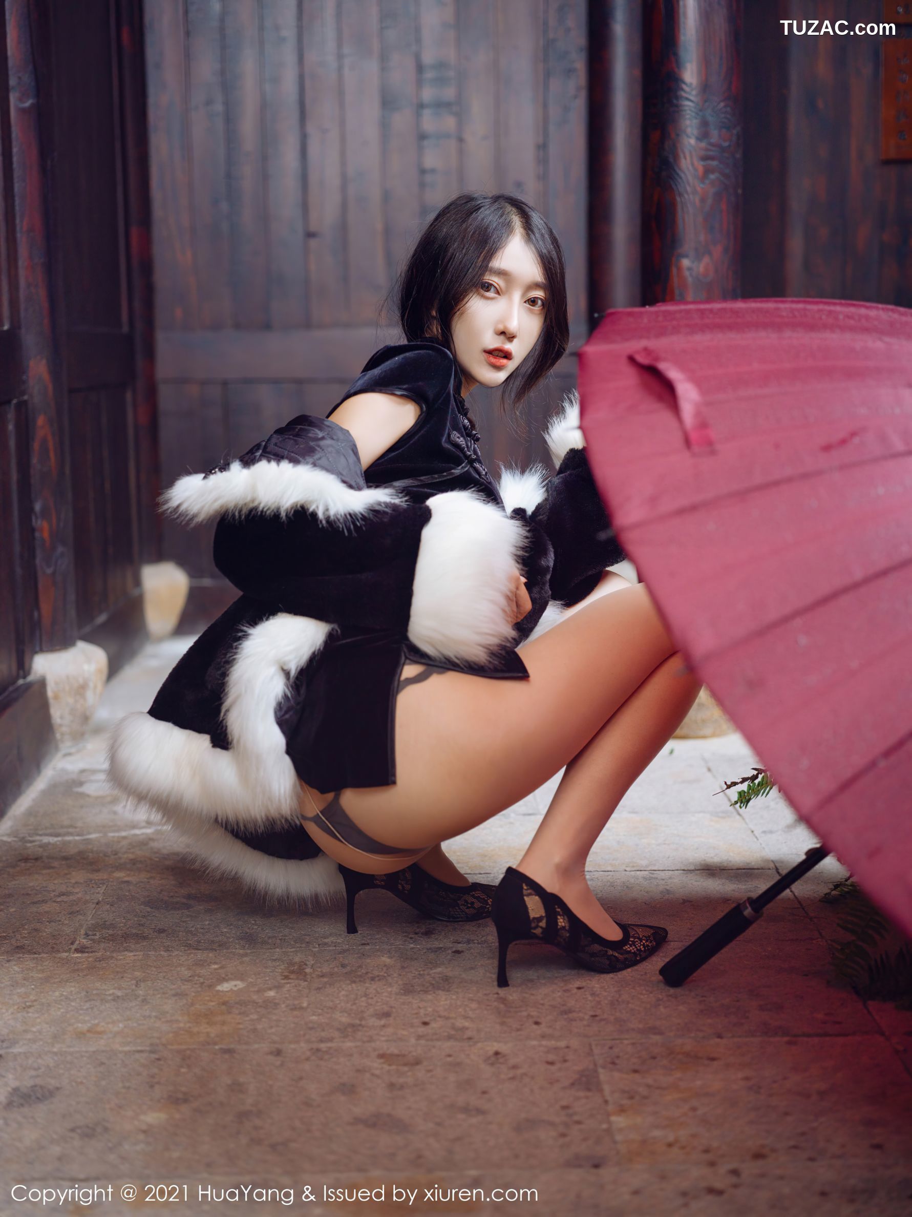 HuaYang花漾-353-玥儿玥-黑绒短旗袍肉丝