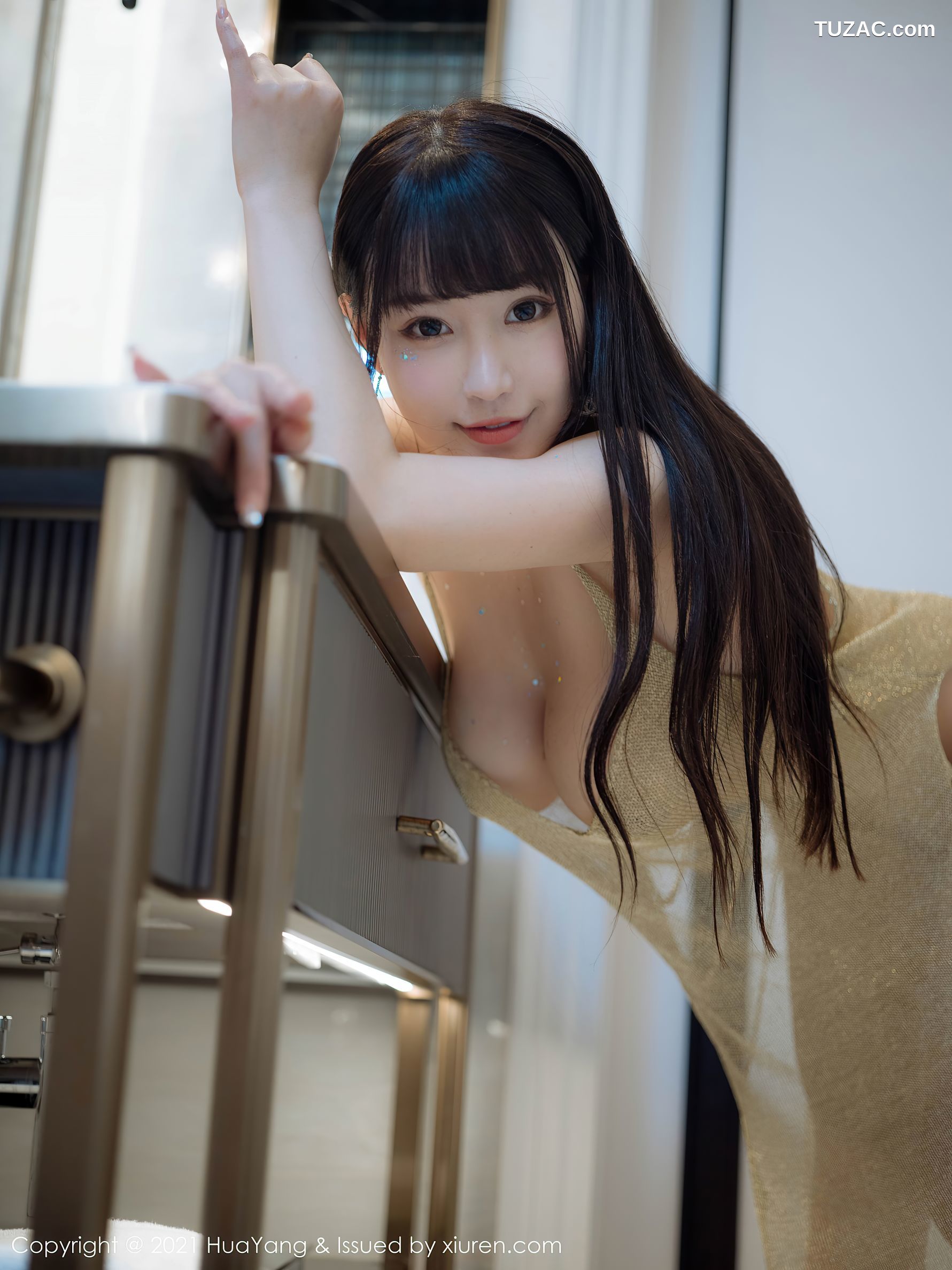 HuaYang花漾-408-朱可儿-澳门旅拍金色镂空内衣