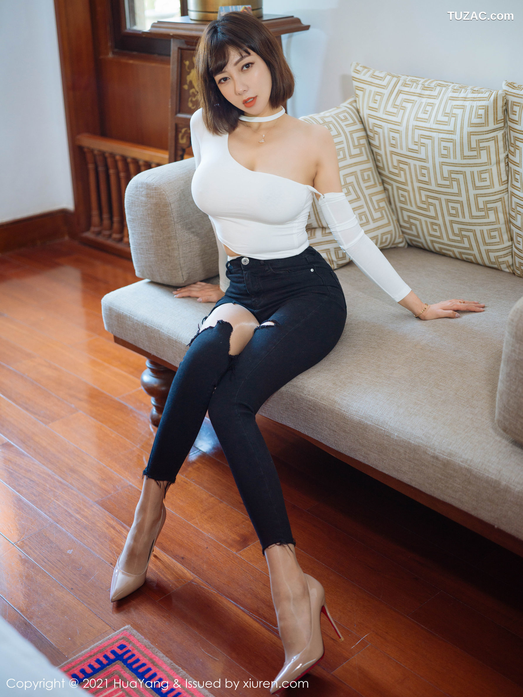 HuaYang花漾-414-果儿-白T黑牛仔裤肉丝