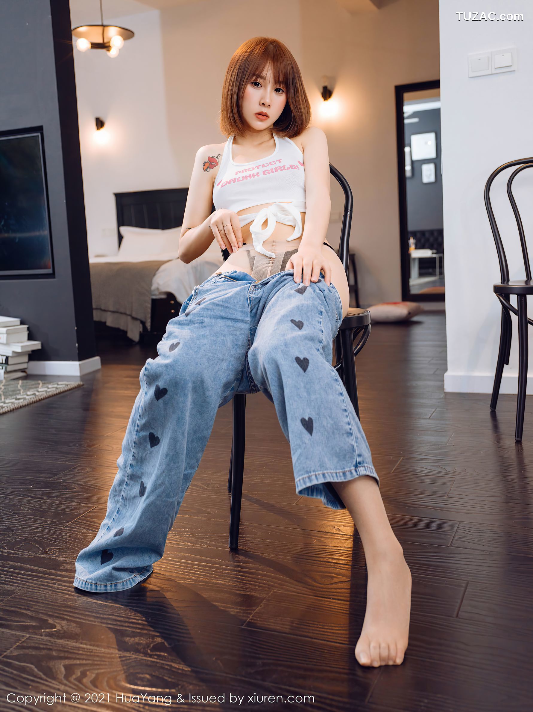 HuaYang花漾-422-恬恬-白背心牛仔裤黑丁字裤