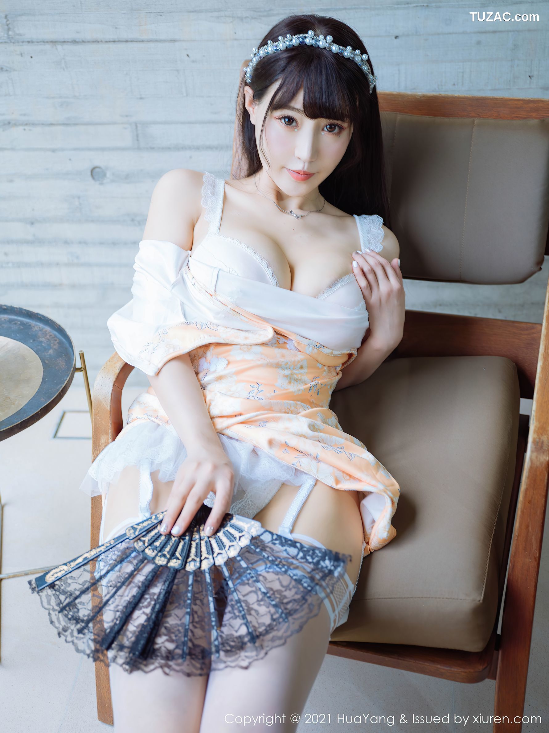 HuaYang花漾-436-朱可儿-浅橙色短旗袍白色蕾丝