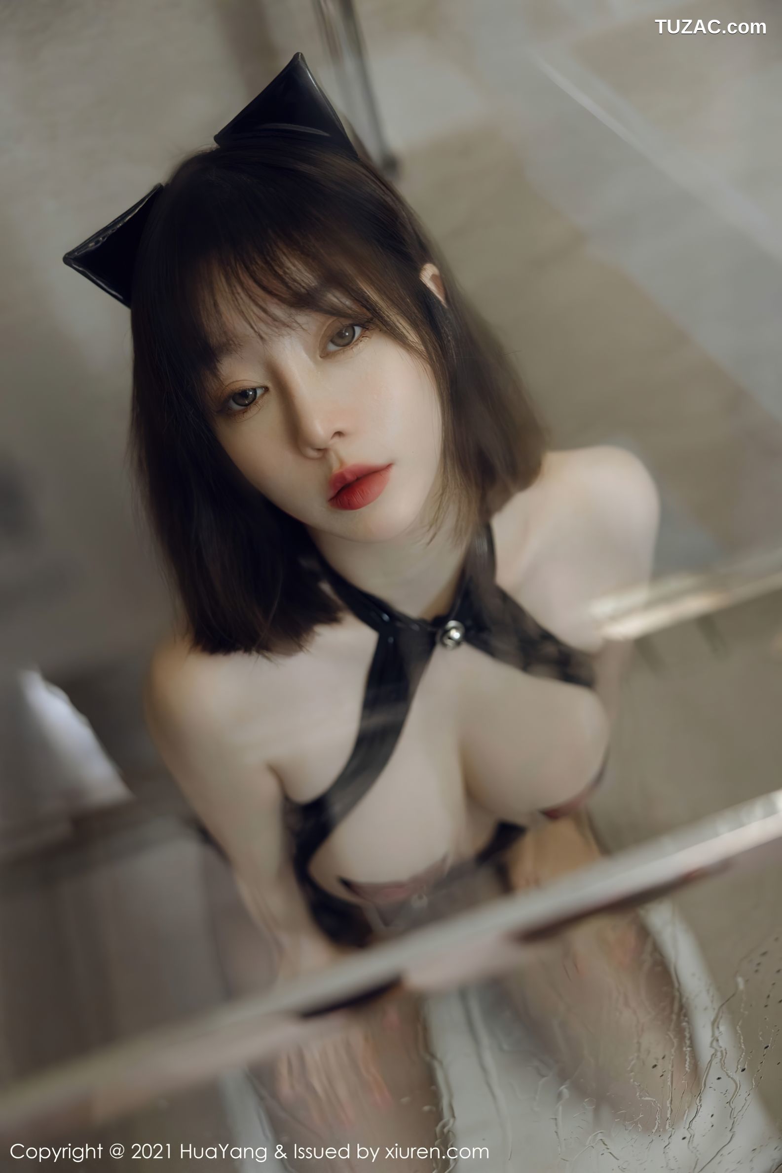 HuaYang花漾-473-王雨纯-成都旅拍-黑色情趣连体衣黑丝