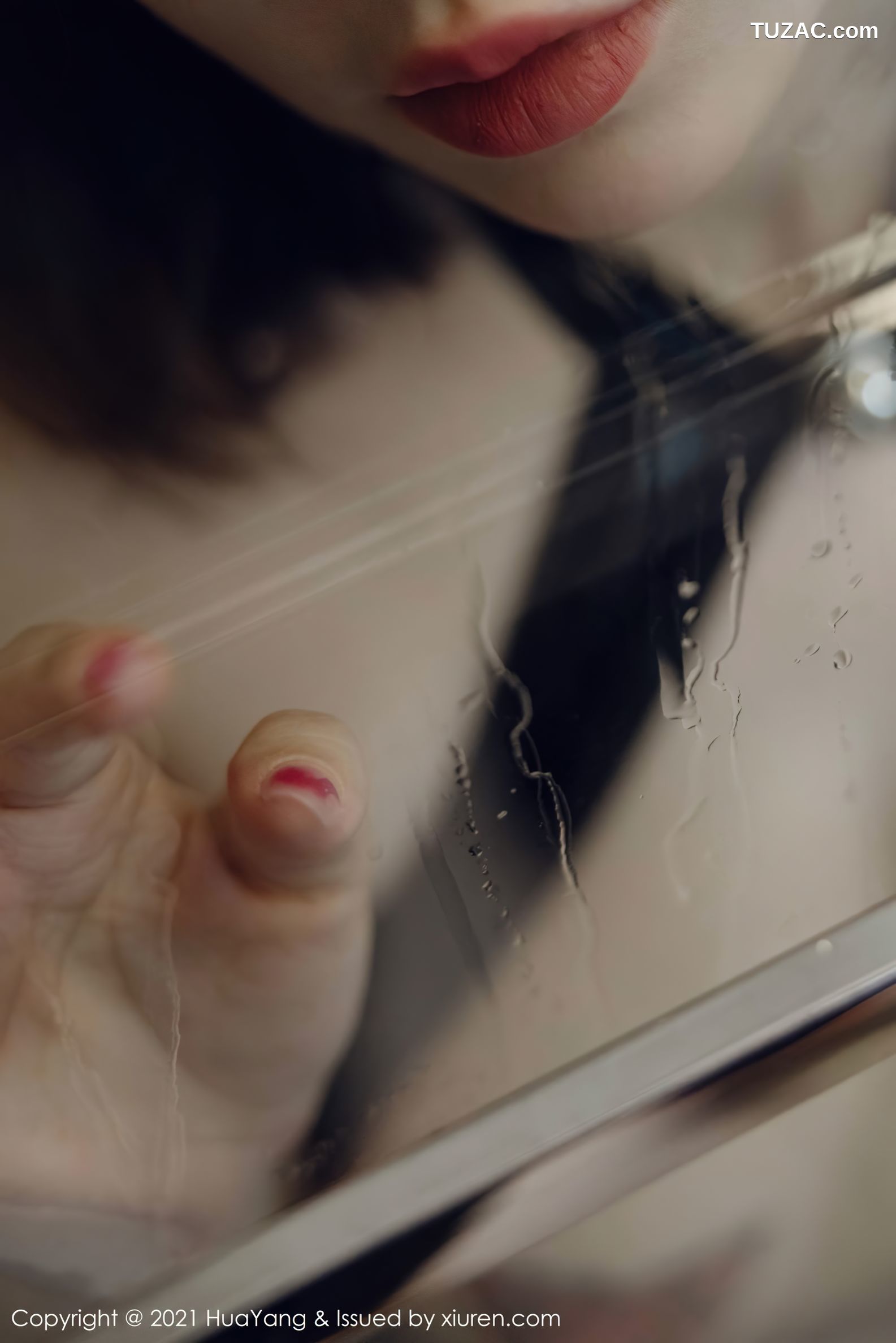 HuaYang花漾-473-王雨纯-成都旅拍-黑色情趣连体衣黑丝