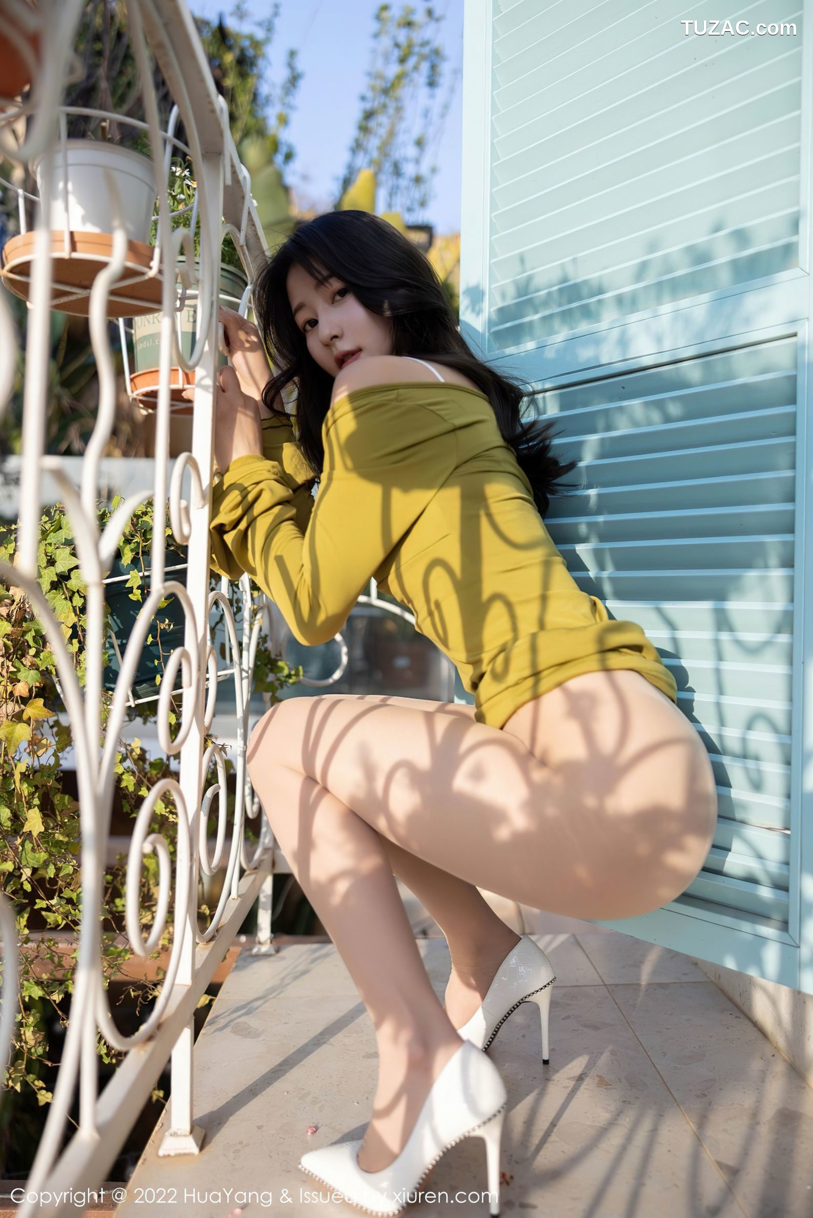 HuaYang花漾-498-熊小诺-大理旅拍-户外黄绿色上衣超薄肉丝-2023.04.12