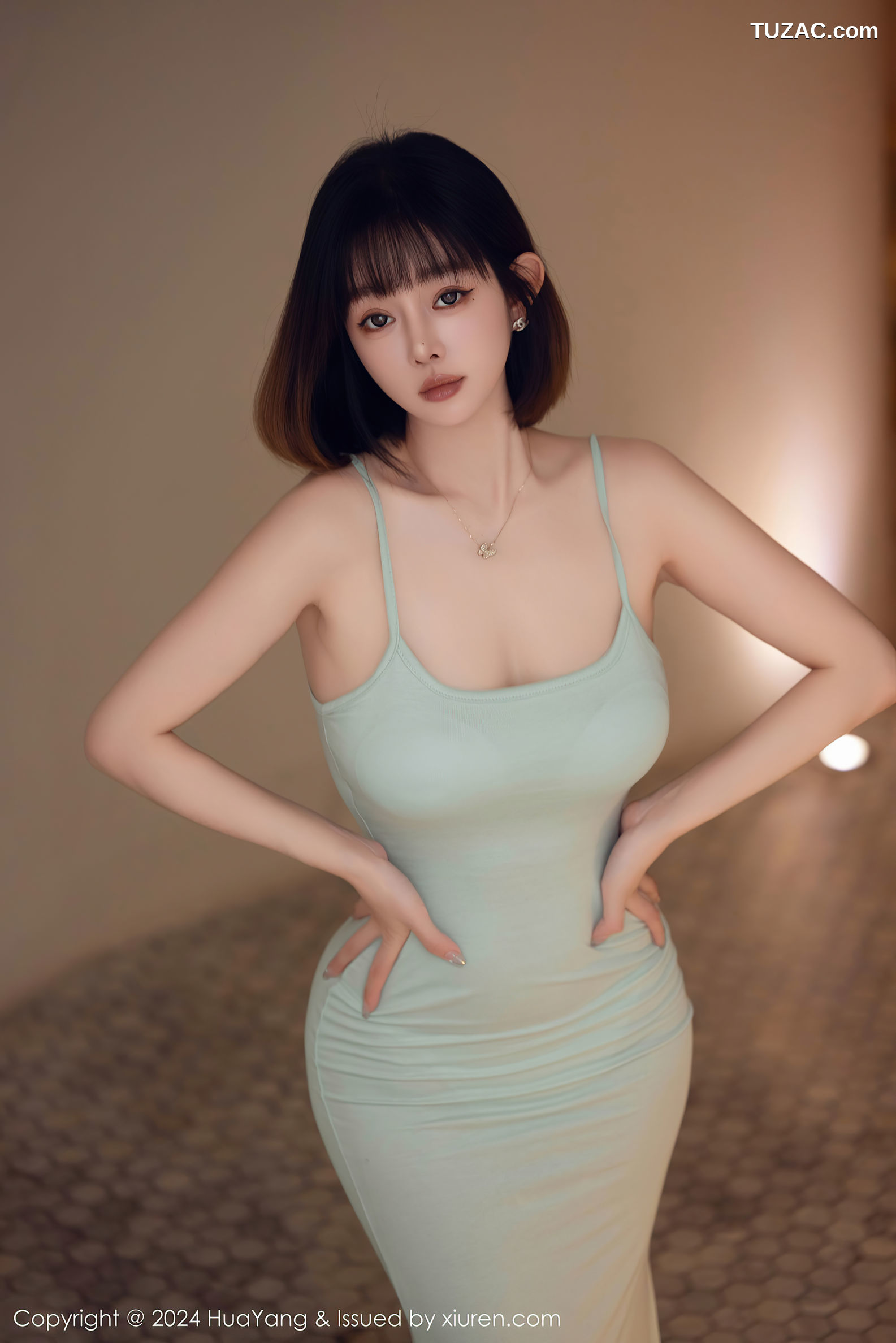 HuaYang花漾-586-王雨纯-淡绿吊带连衣裙-2024.06.28
