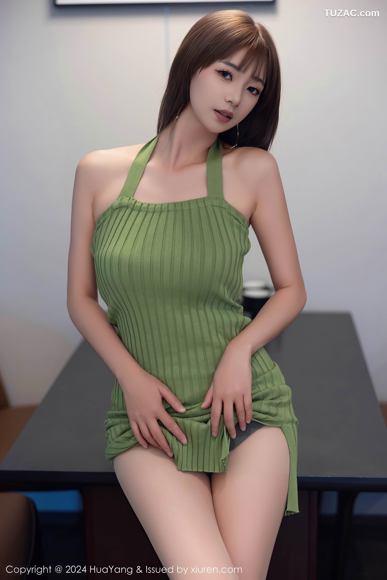 HuaYang花漾-600-宋kiki-绿色针织吊带短裙-2024.08.15