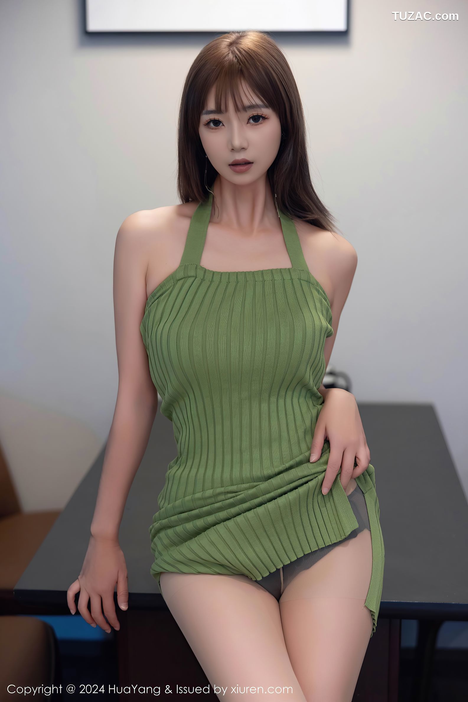 HuaYang花漾-600-宋kiki-绿色针织吊带短裙-2024.08.15