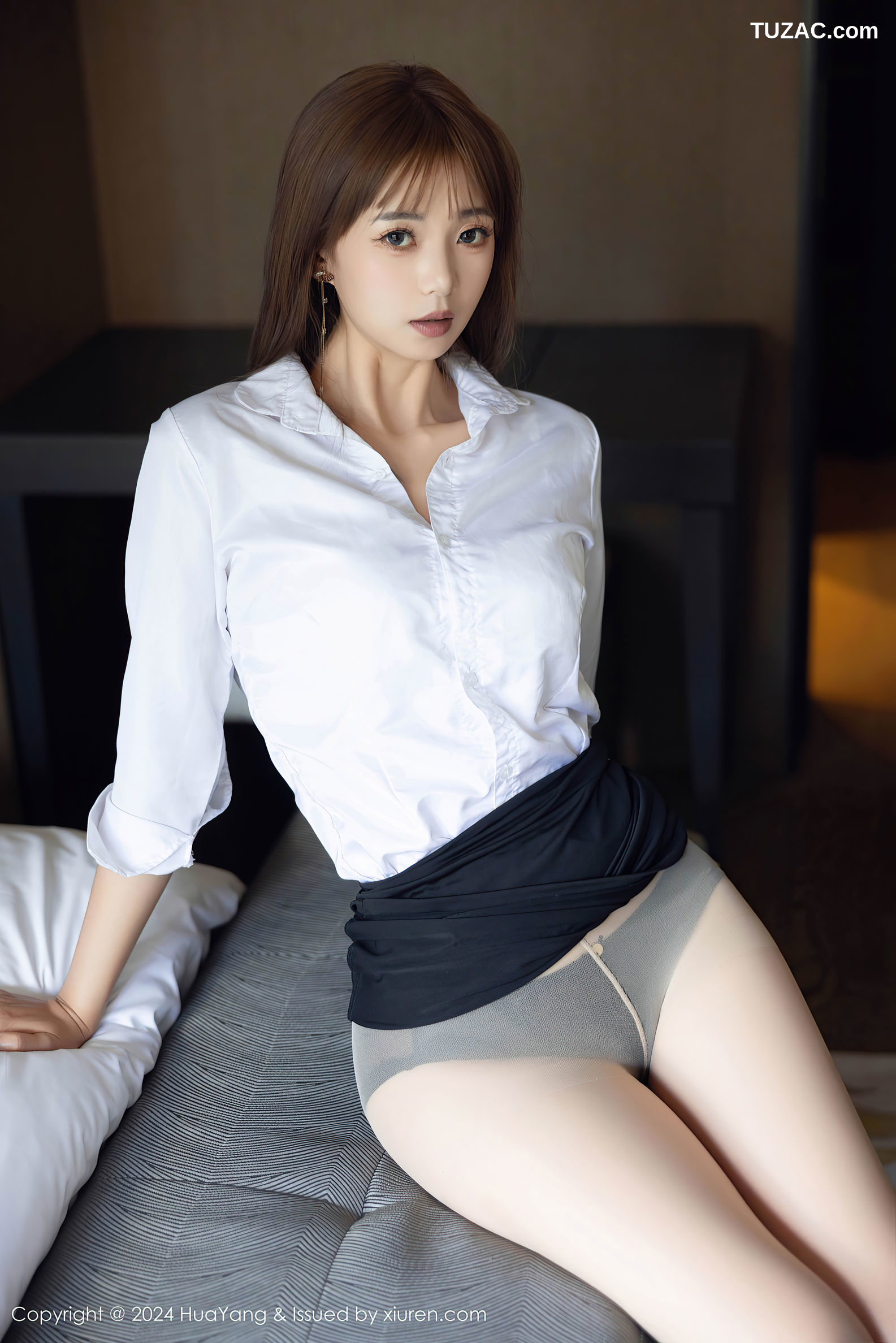HuaYang花漾-604-宋-kiki-白衬衫黑短裙-2024.09.05