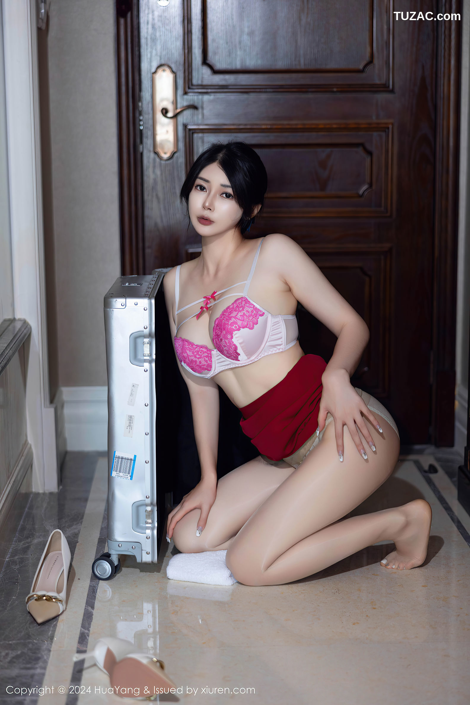 HuaYang花漾-605-凯竹Quinn-回家的空姐白衬衫红短裙-2024.09.06