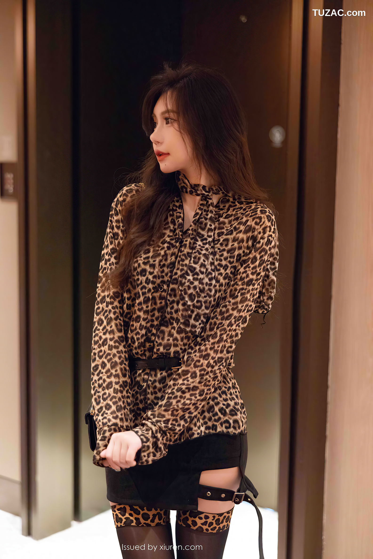 HuaYang花漾-617-绮里嘉ula-豹纹外套黑短裙黑蕾丝内衣黑丝-2024.11.08