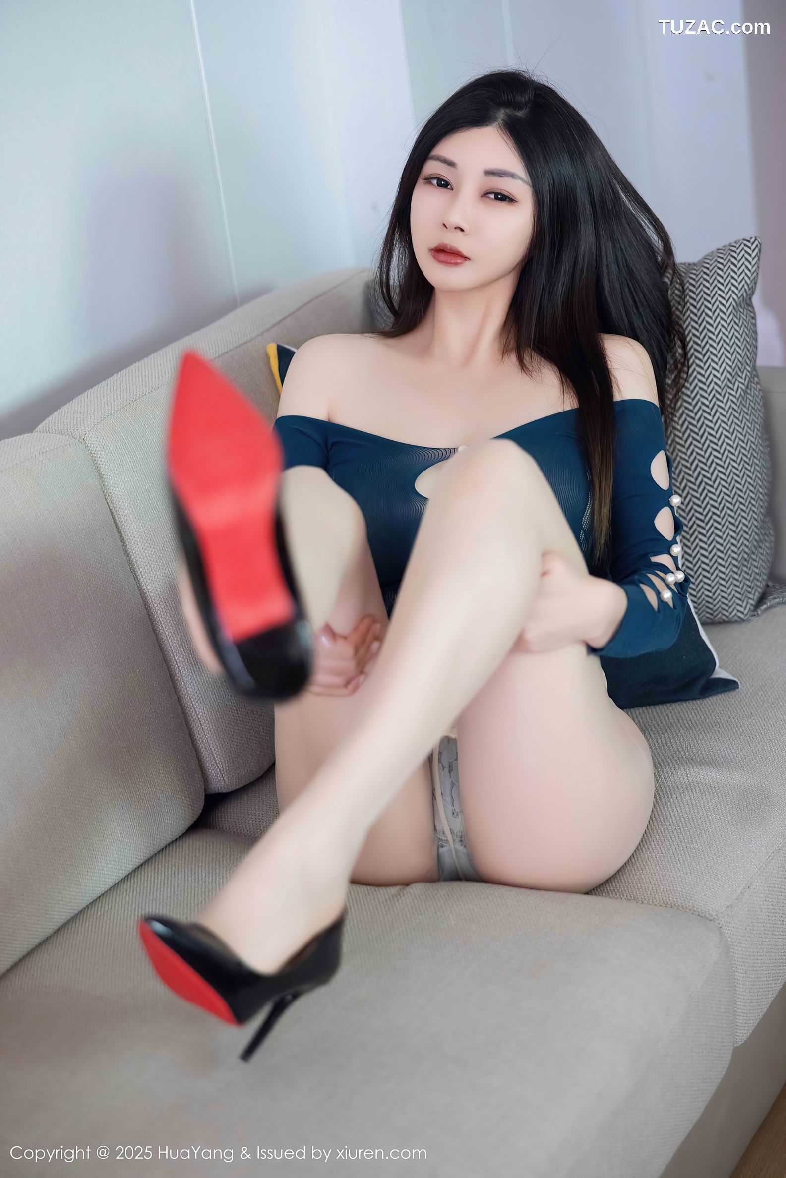 HuaYang花漾-640-凯竹Quinn-蓝色连衣短裙爆乳-2025.05.20