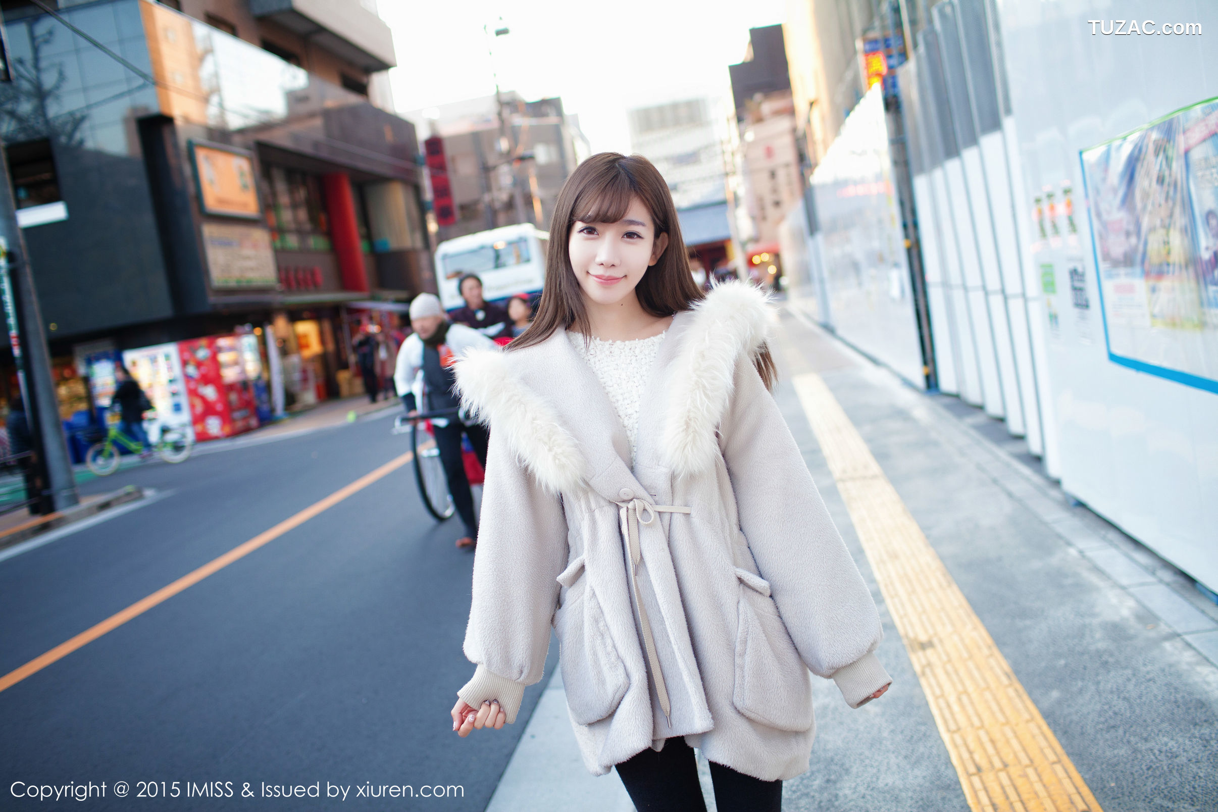 IMiss爱蜜社-010-陈潇-户外清爽迷人写真