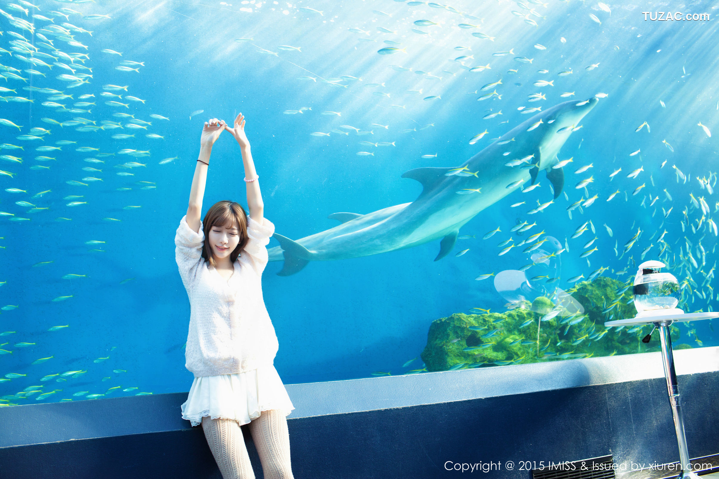 IMiss爱蜜社-010-陈潇-户外清爽迷人写真