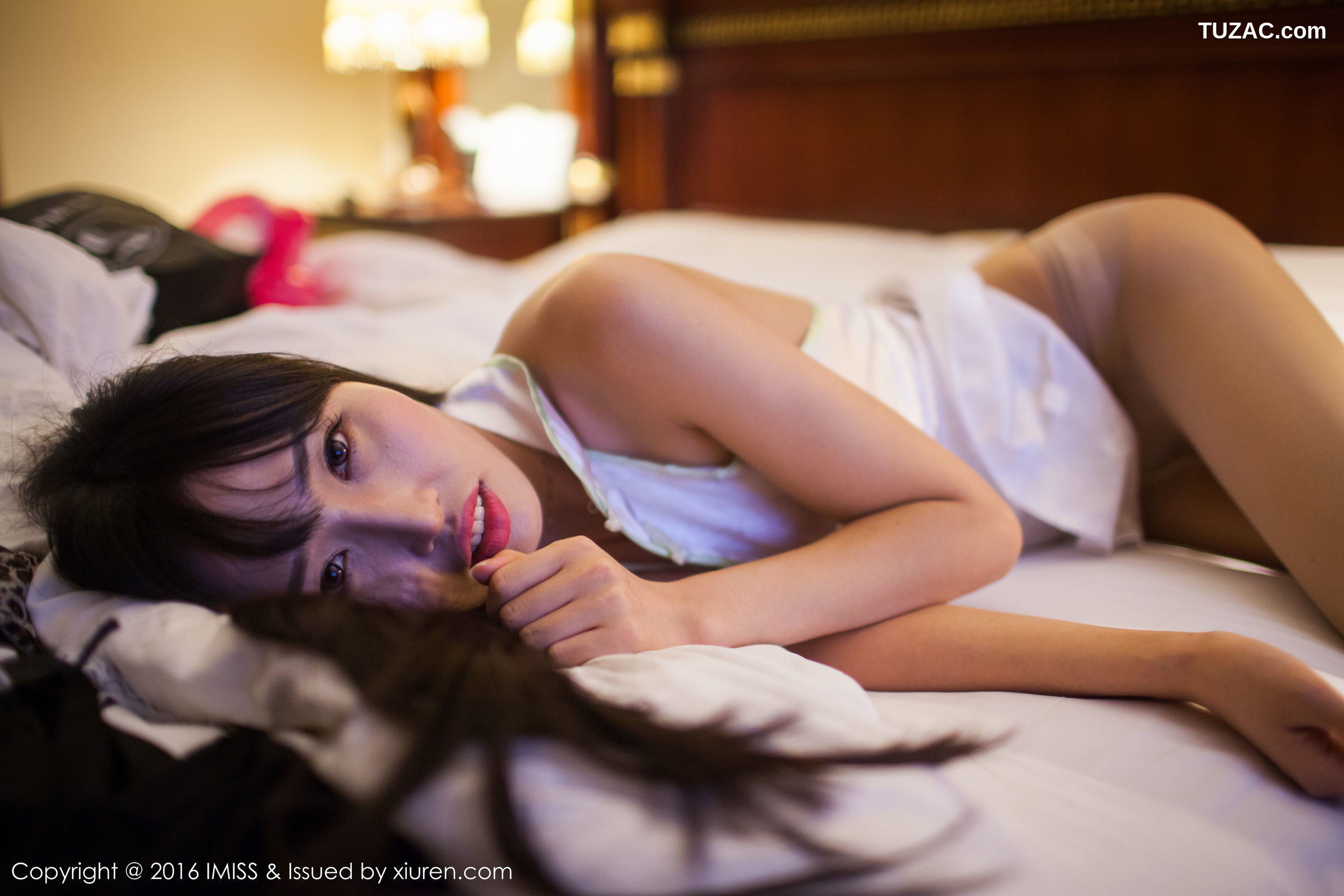 IMiss爱蜜社-122-石心琪-白色蕾丝内裤肉丝裤袜