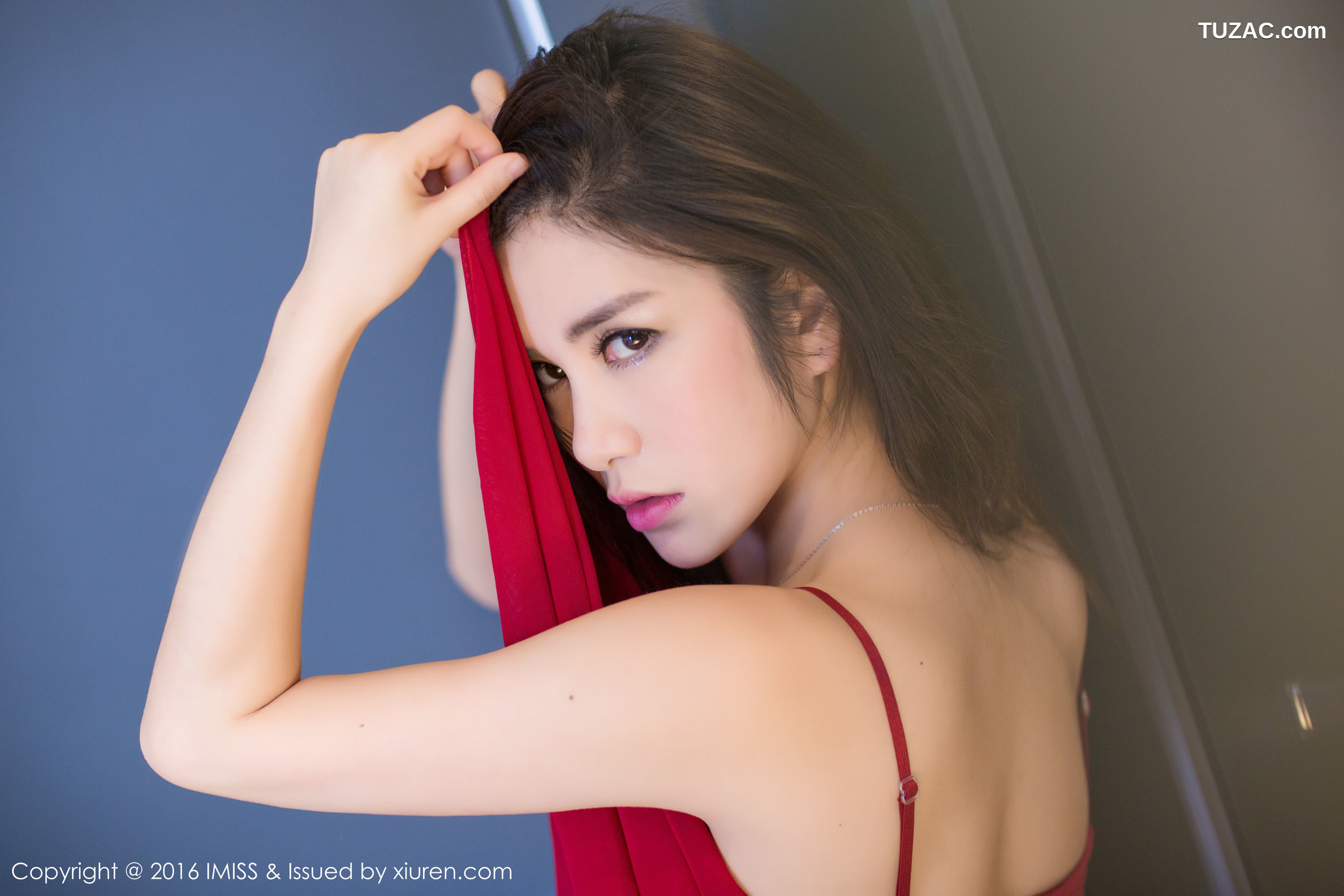 IMiss爱蜜社-144-李李七七喜喜-酒红色蕾丝睡裙美乳丁字裤美臀