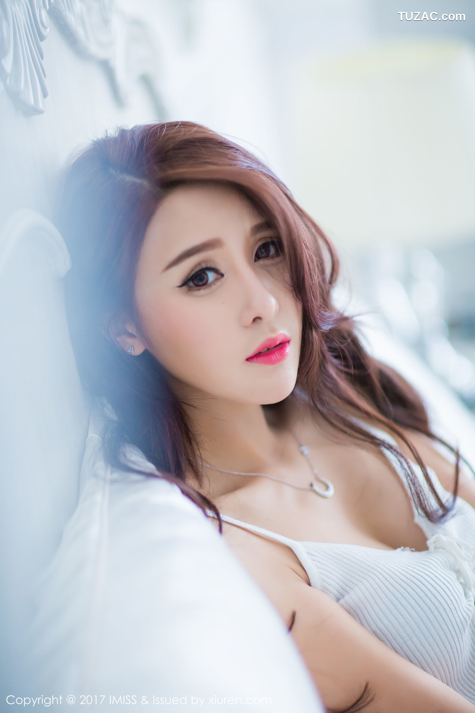 IMiss爱蜜社-148-娜大少爺-居家床上秀完美曲线修长玉腿