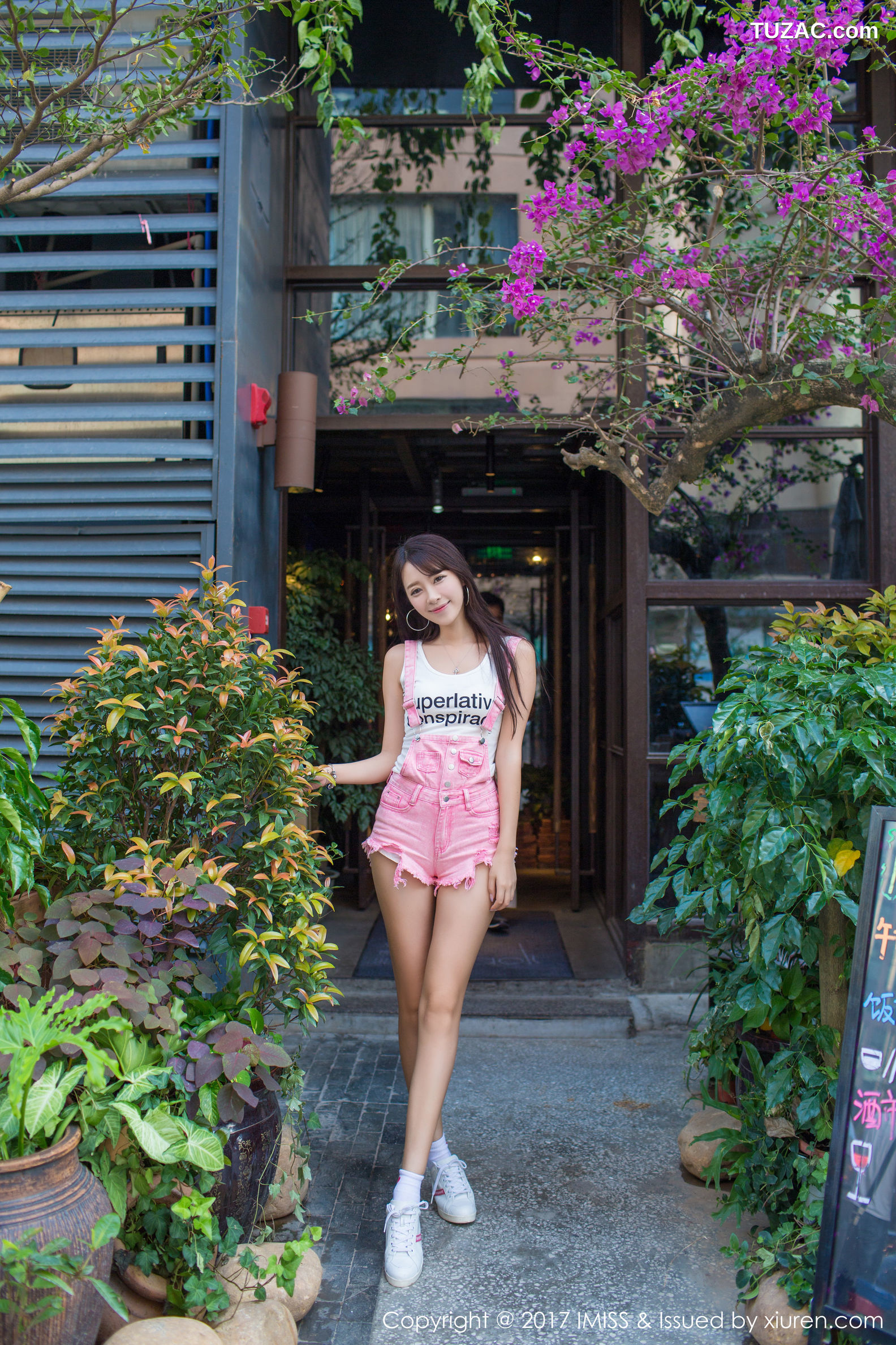 IMiss爱蜜社-163-王曼妮好Q-粉红牛仔吊带裤清新街拍