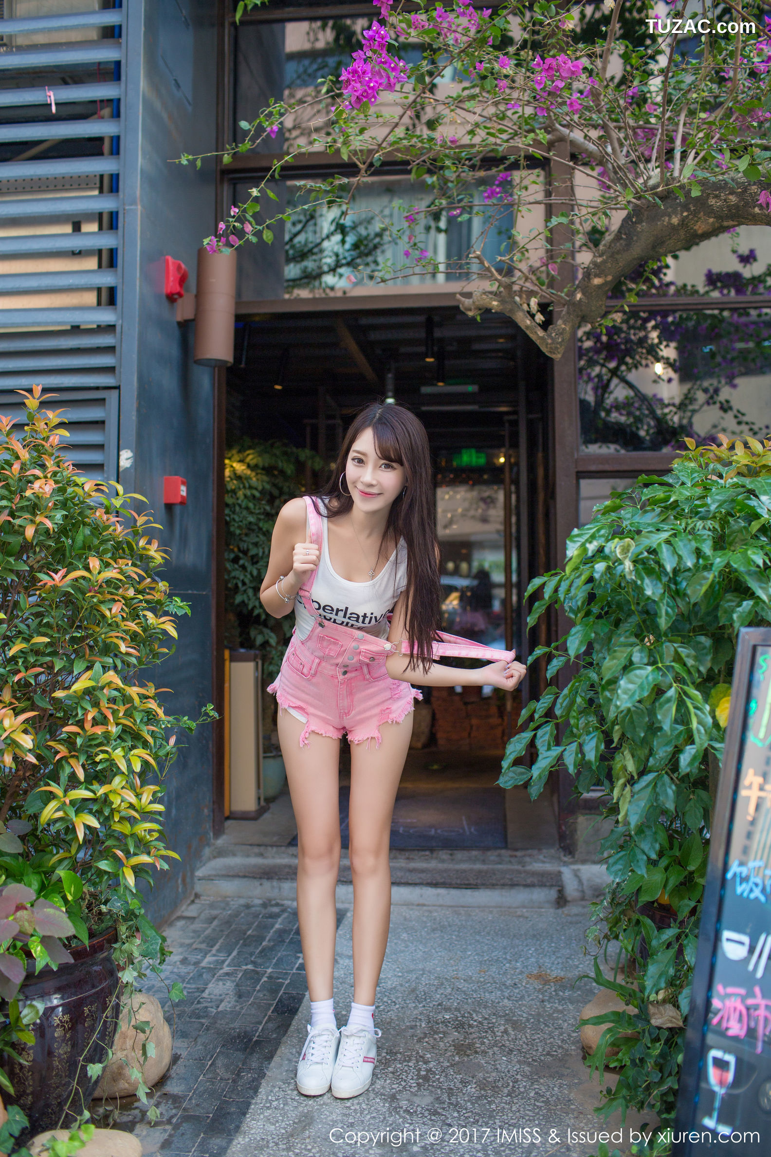 IMiss爱蜜社-163-王曼妮好Q-粉红牛仔吊带裤清新街拍