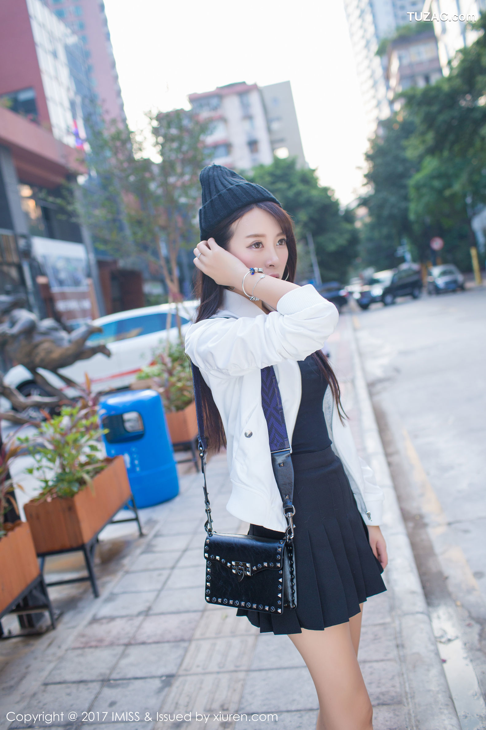 IMiss爱蜜社-163-王曼妮好Q-粉红牛仔吊带裤清新街拍